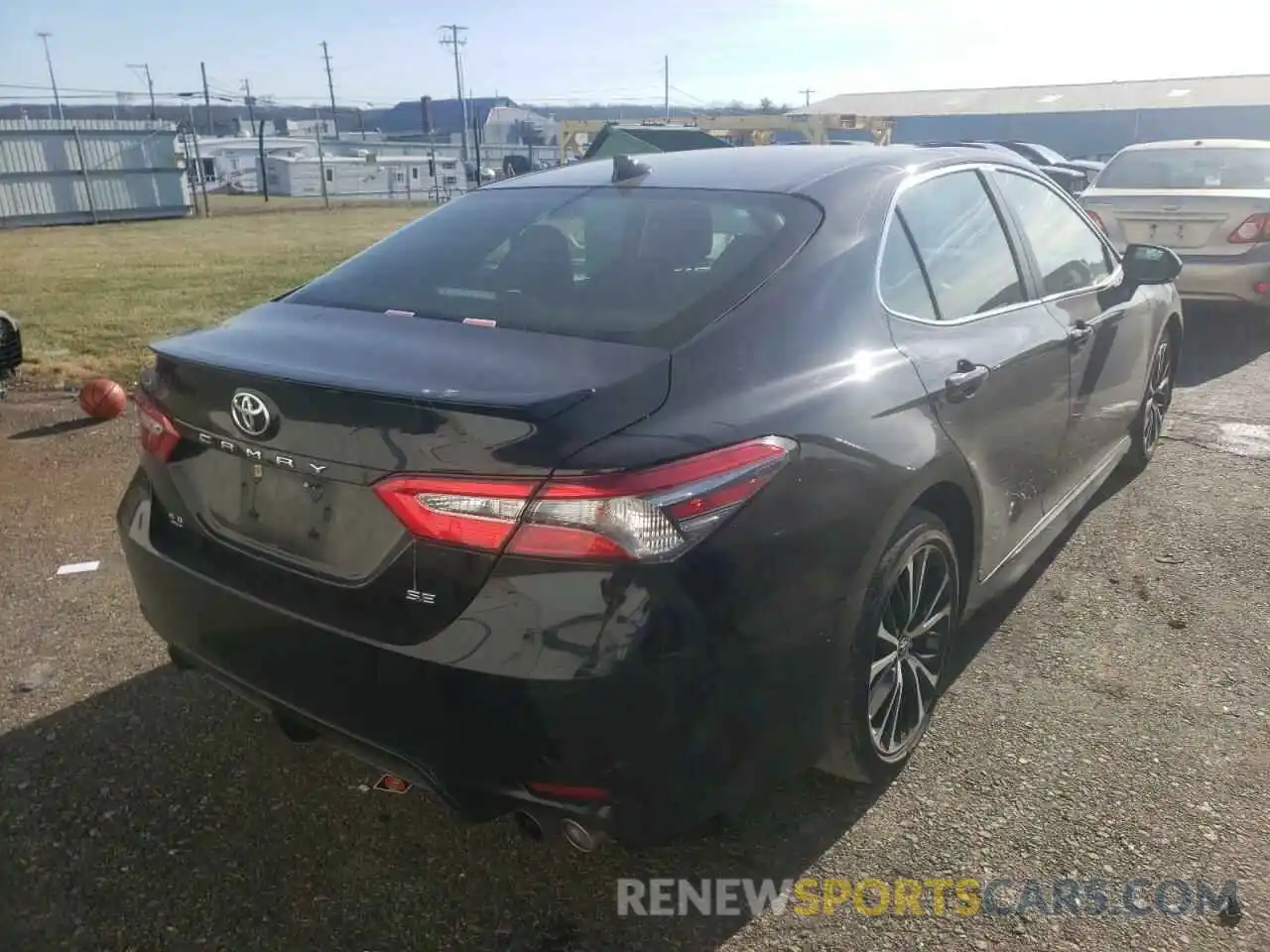 4 Photograph of a damaged car 4T1B11HK8KU230670 TOYOTA CAMRY 2019