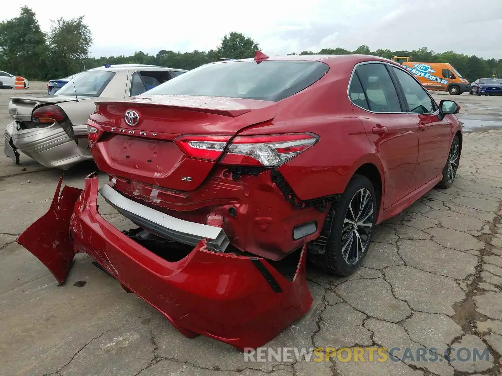 4 Photograph of a damaged car 4T1B11HK8KU230782 TOYOTA CAMRY 2019