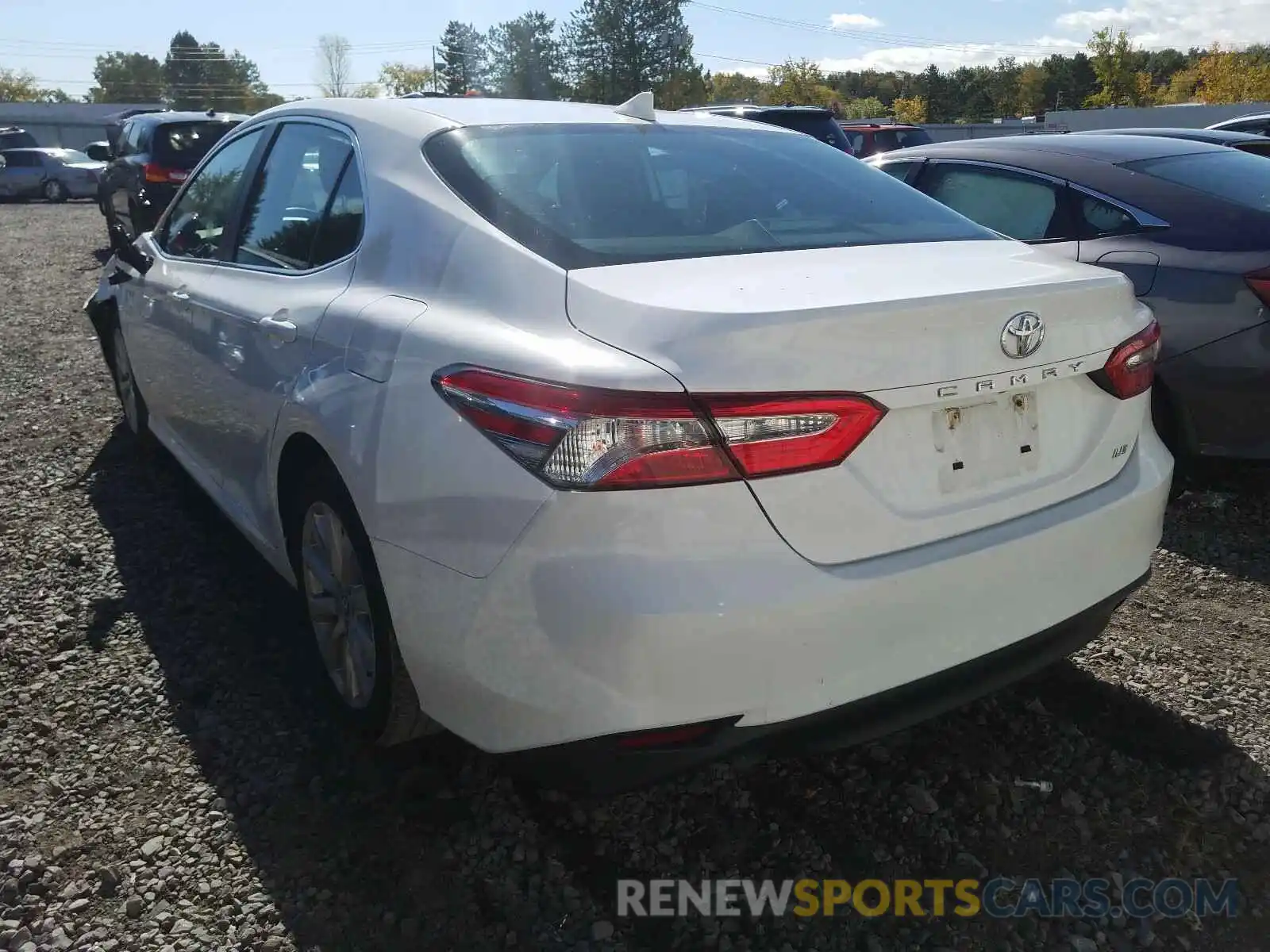 3 Photograph of a damaged car 4T1B11HK8KU232144 TOYOTA CAMRY 2019