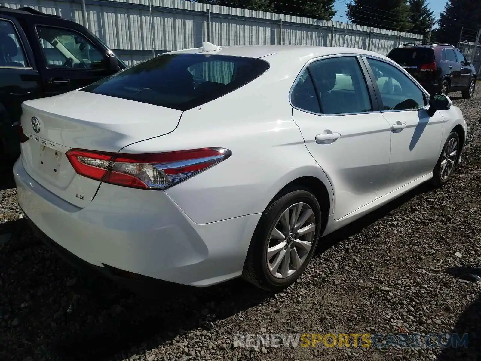 4 Photograph of a damaged car 4T1B11HK8KU232144 TOYOTA CAMRY 2019