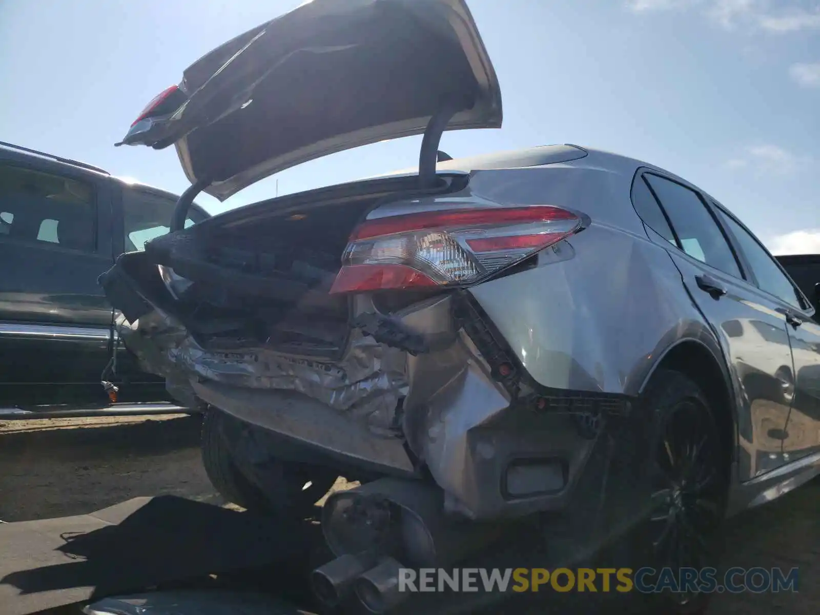 9 Photograph of a damaged car 4T1B11HK8KU232550 TOYOTA CAMRY 2019