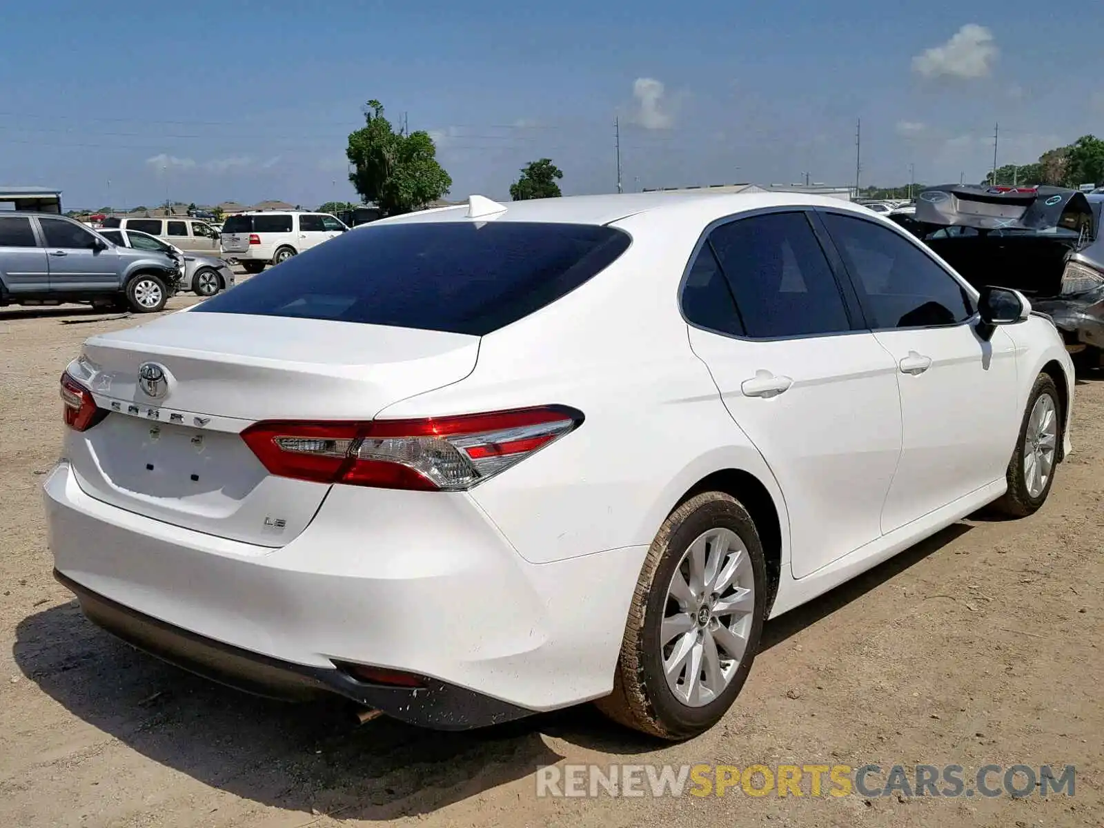 4 Photograph of a damaged car 4T1B11HK8KU233181 TOYOTA CAMRY 2019