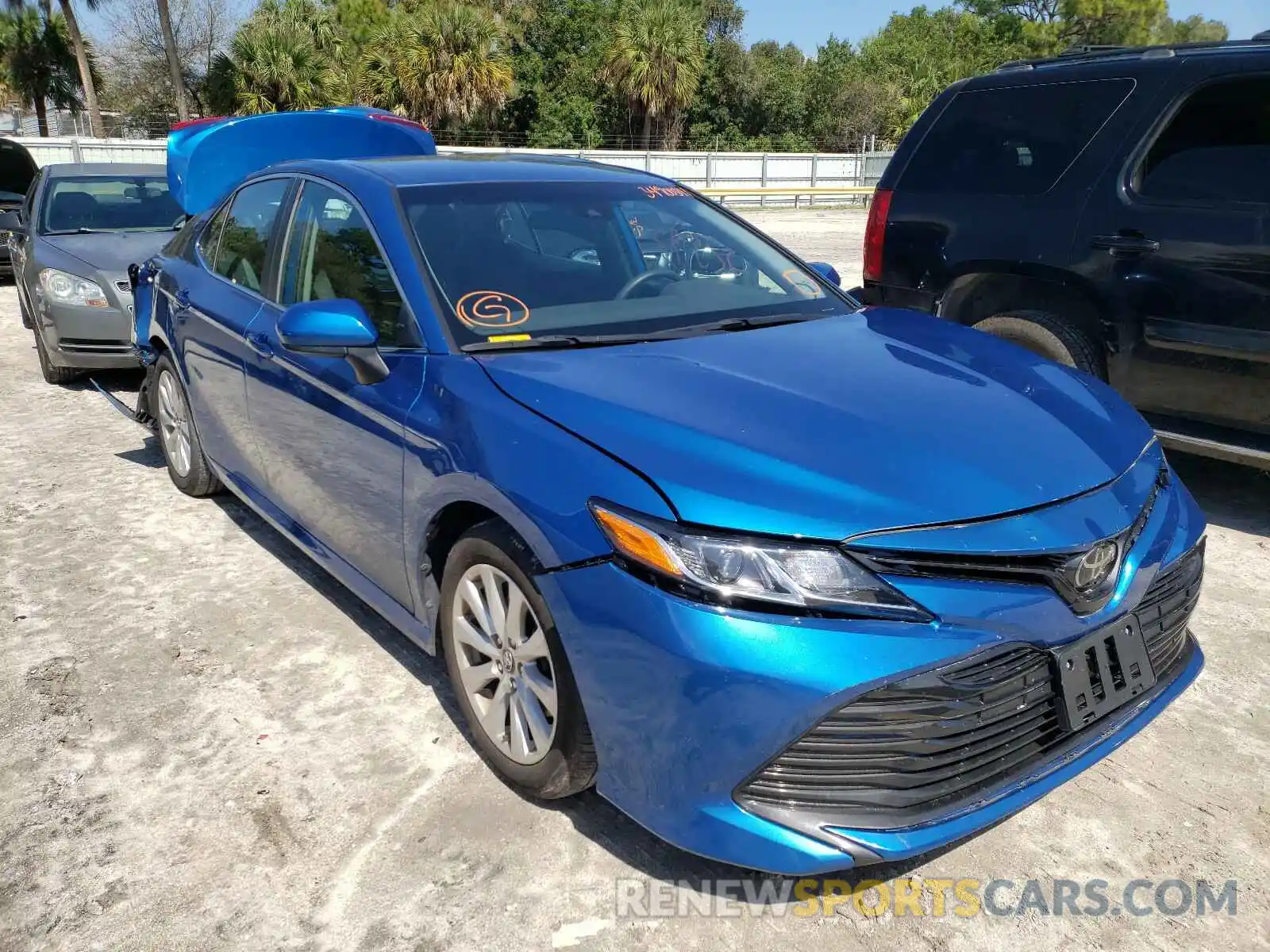 1 Photograph of a damaged car 4T1B11HK8KU236694 TOYOTA CAMRY 2019