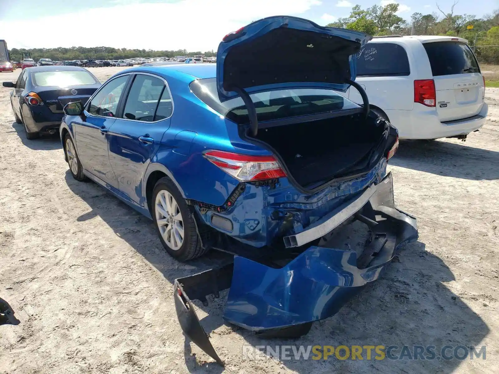 3 Photograph of a damaged car 4T1B11HK8KU236694 TOYOTA CAMRY 2019