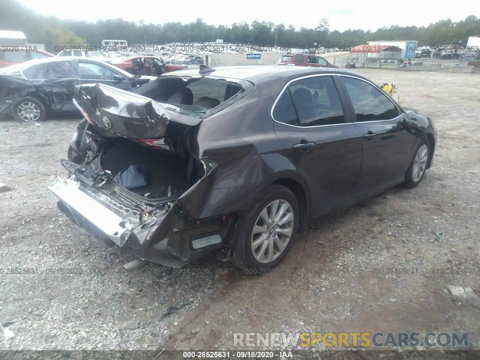 4 Фотография поврежденного автомобиля 4T1B11HK8KU237540 TOYOTA CAMRY 2019