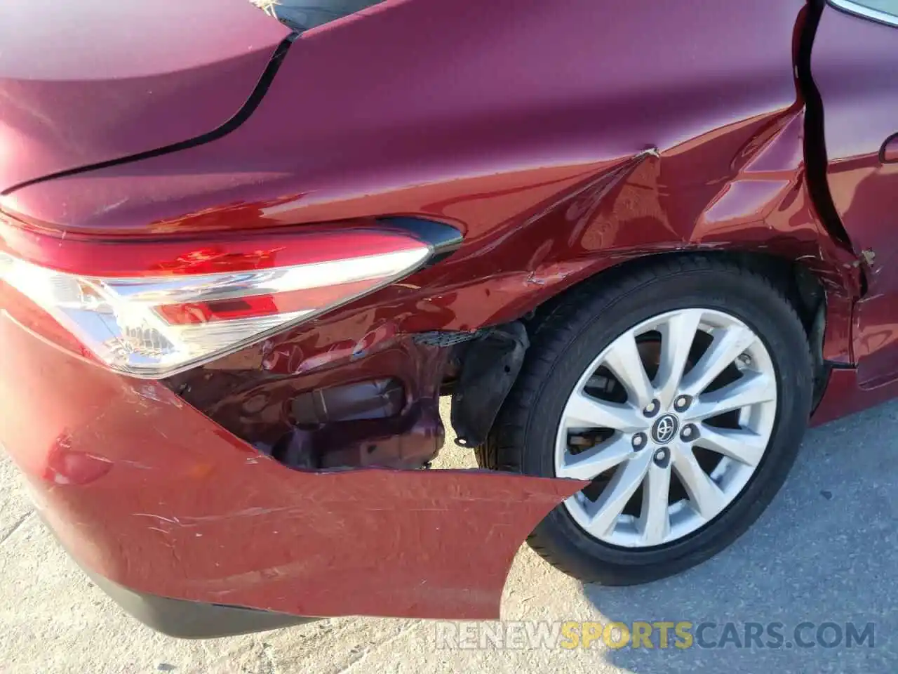 9 Photograph of a damaged car 4T1B11HK8KU239059 TOYOTA CAMRY 2019