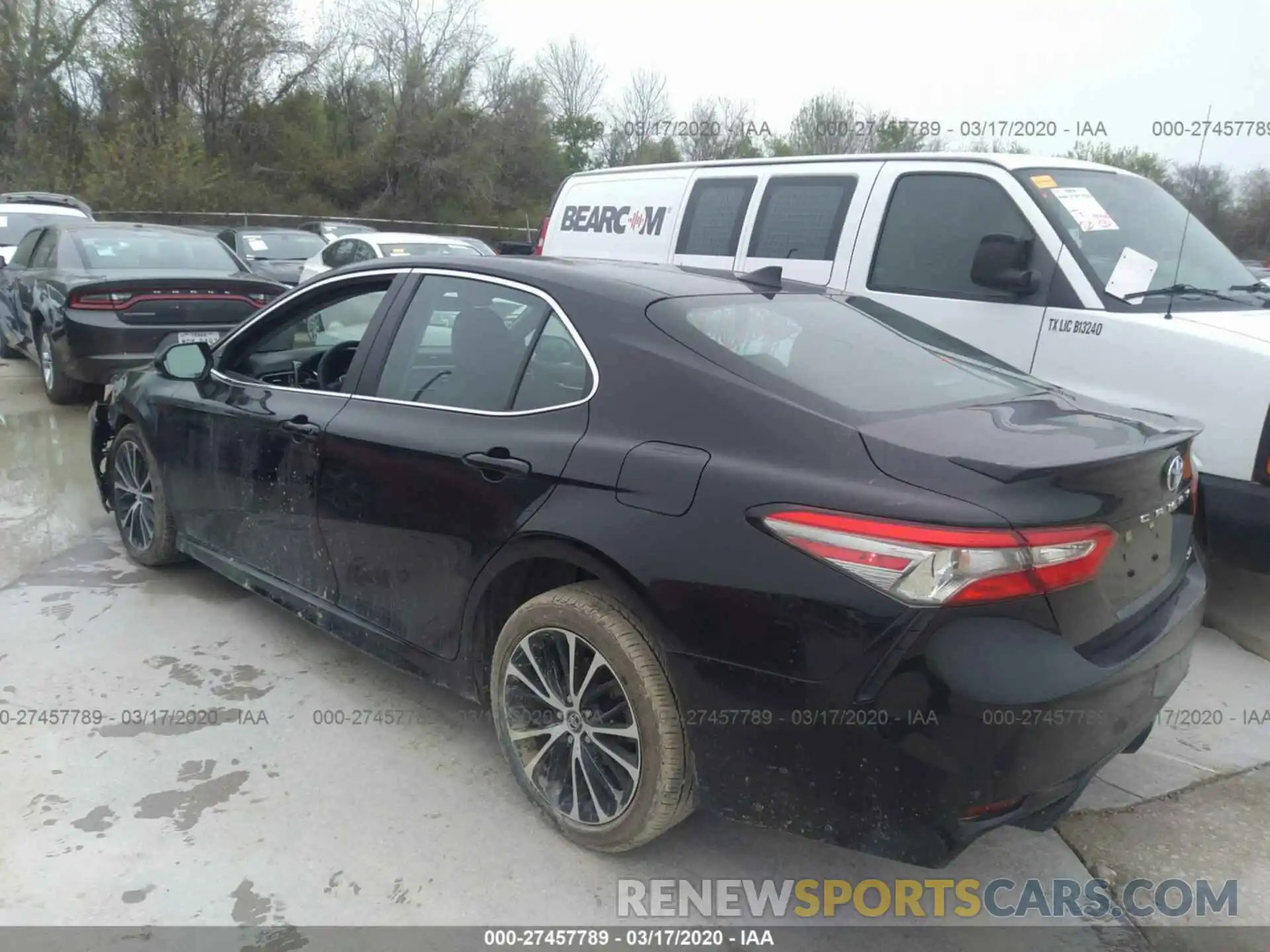 3 Photograph of a damaged car 4T1B11HK8KU239742 TOYOTA CAMRY 2019