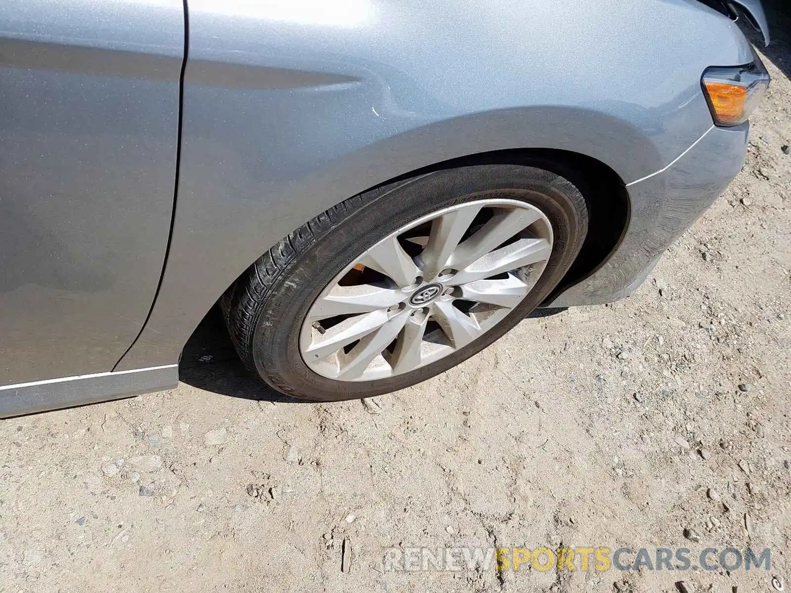 9 Photograph of a damaged car 4T1B11HK8KU240082 TOYOTA CAMRY 2019