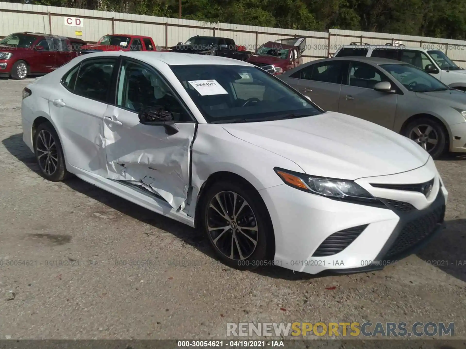 1 Photograph of a damaged car 4T1B11HK8KU240471 TOYOTA CAMRY 2019