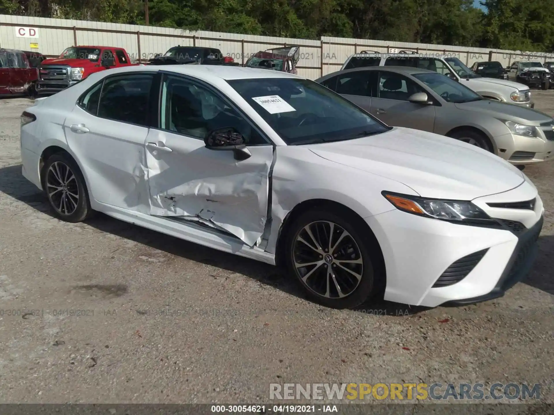 6 Photograph of a damaged car 4T1B11HK8KU240471 TOYOTA CAMRY 2019