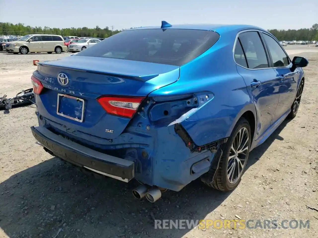 4 Фотография поврежденного автомобиля 4T1B11HK8KU240986 TOYOTA CAMRY 2019