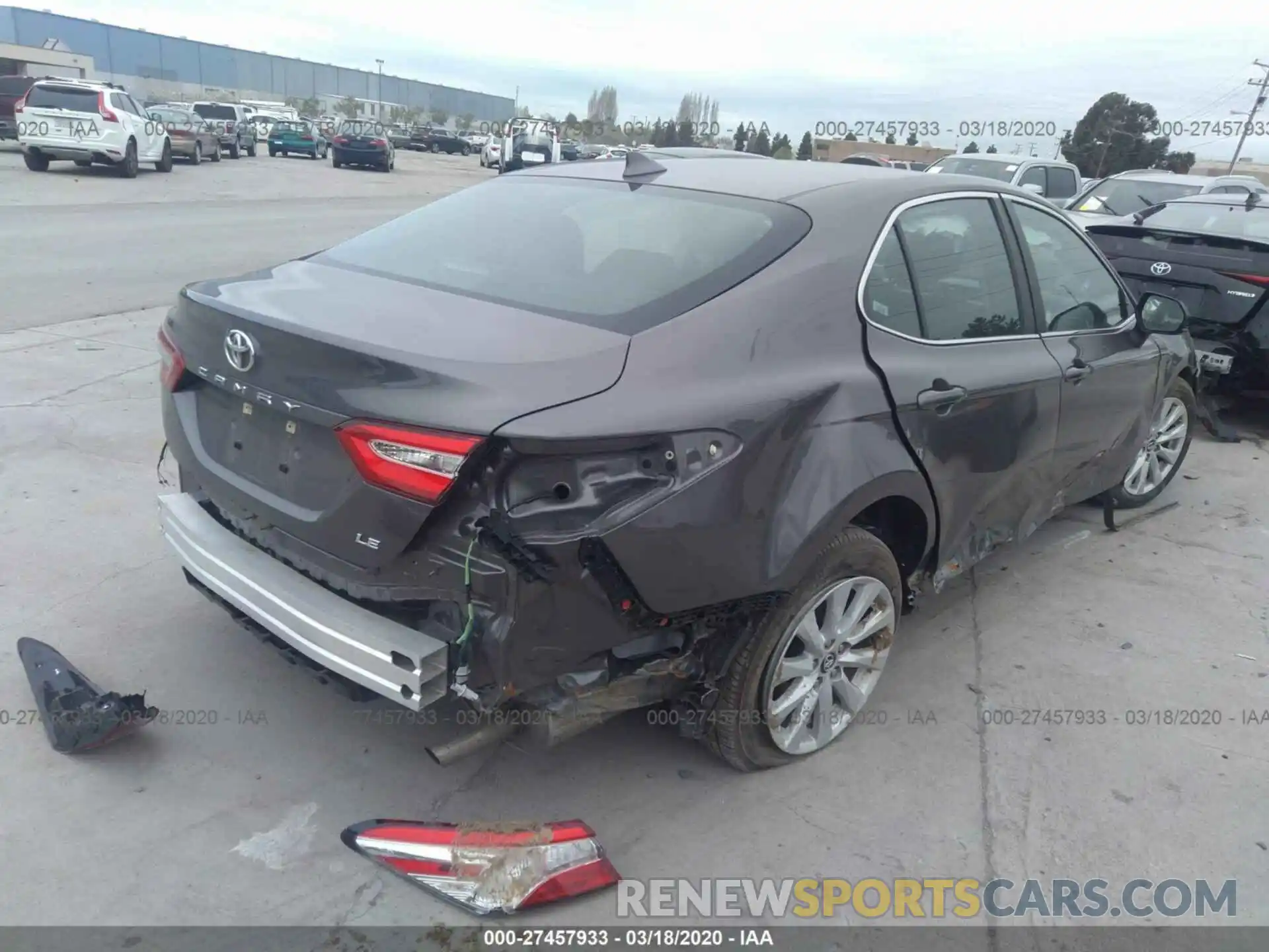 4 Фотография поврежденного автомобиля 4T1B11HK8KU241068 TOYOTA CAMRY 2019