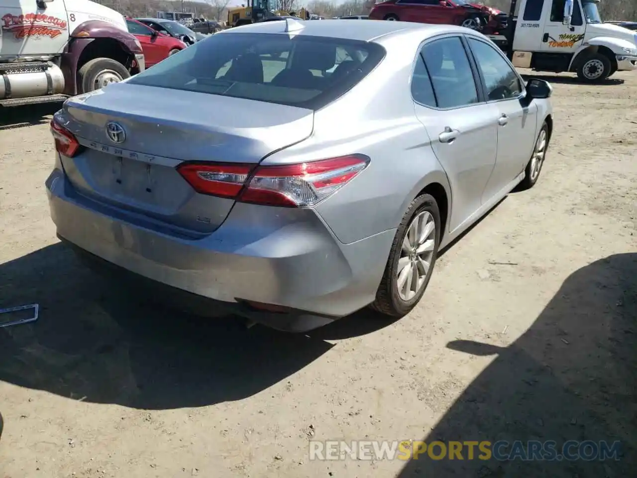 4 Фотография поврежденного автомобиля 4T1B11HK8KU241197 TOYOTA CAMRY 2019