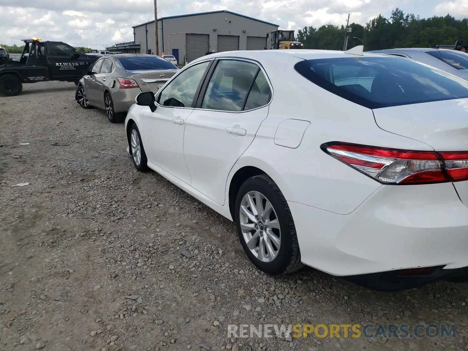 3 Фотография поврежденного автомобиля 4T1B11HK8KU242401 TOYOTA CAMRY 2019