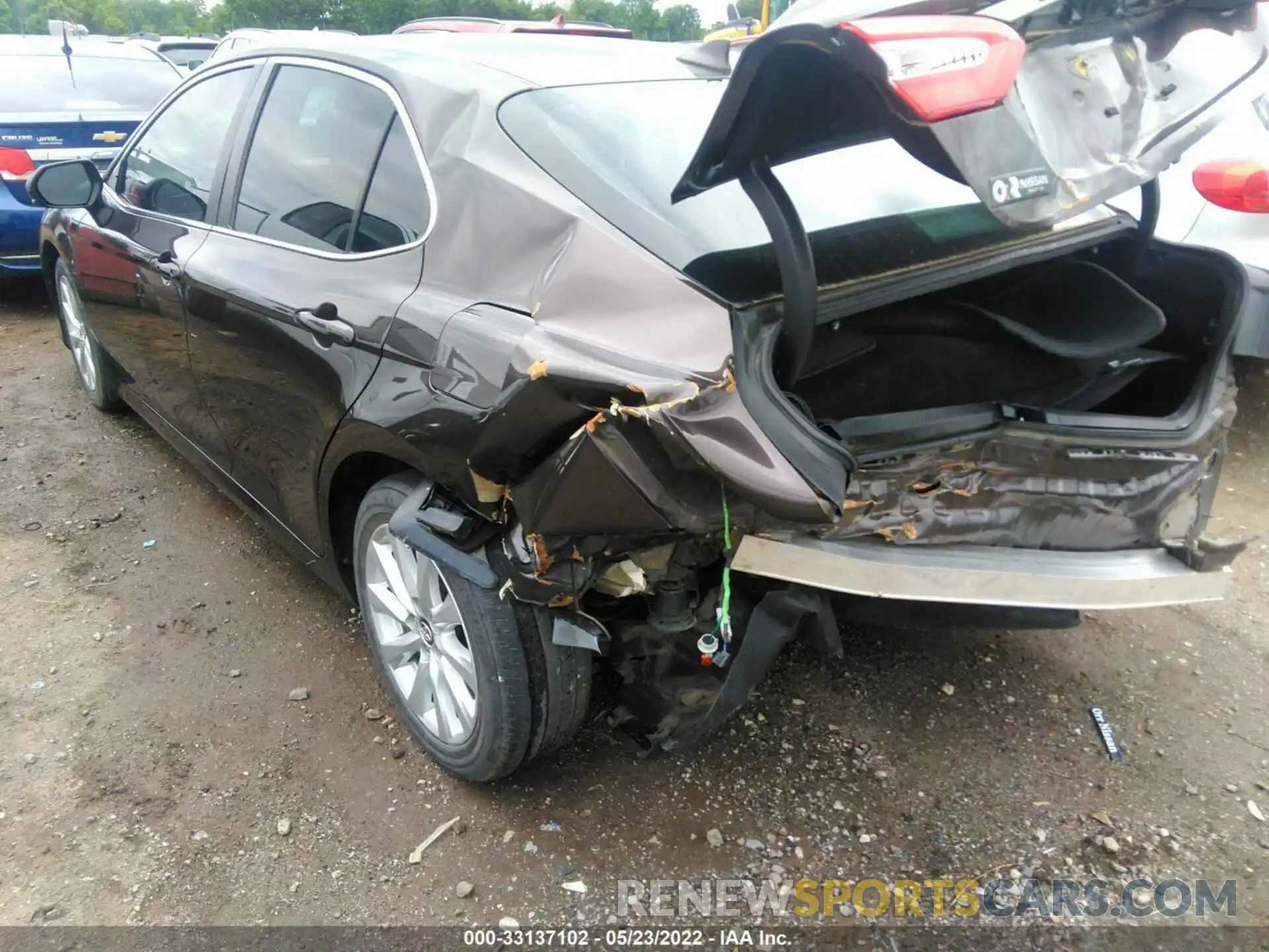 3 Фотография поврежденного автомобиля 4T1B11HK8KU242785 TOYOTA CAMRY 2019