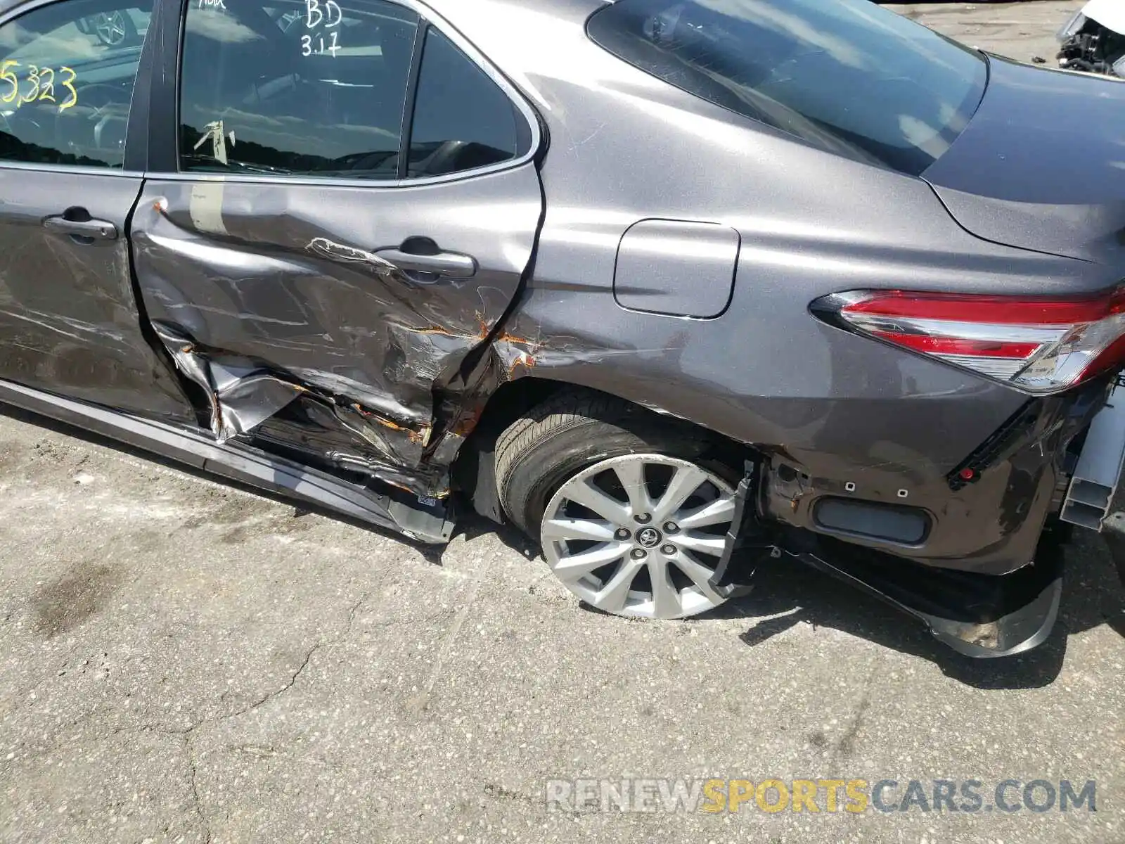 9 Photograph of a damaged car 4T1B11HK8KU243578 TOYOTA CAMRY 2019