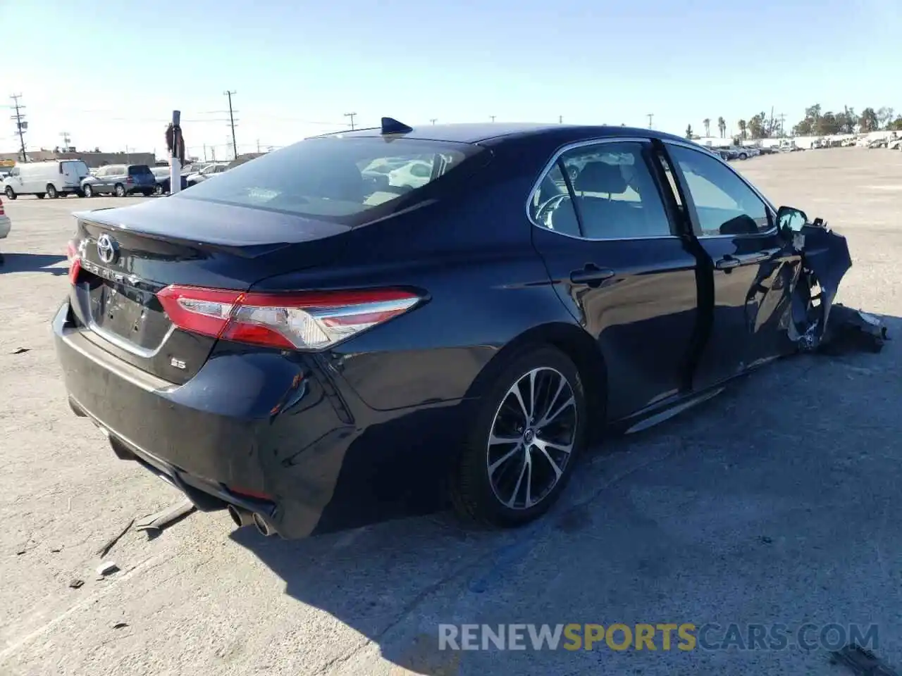 4 Photograph of a damaged car 4T1B11HK8KU245170 TOYOTA CAMRY 2019