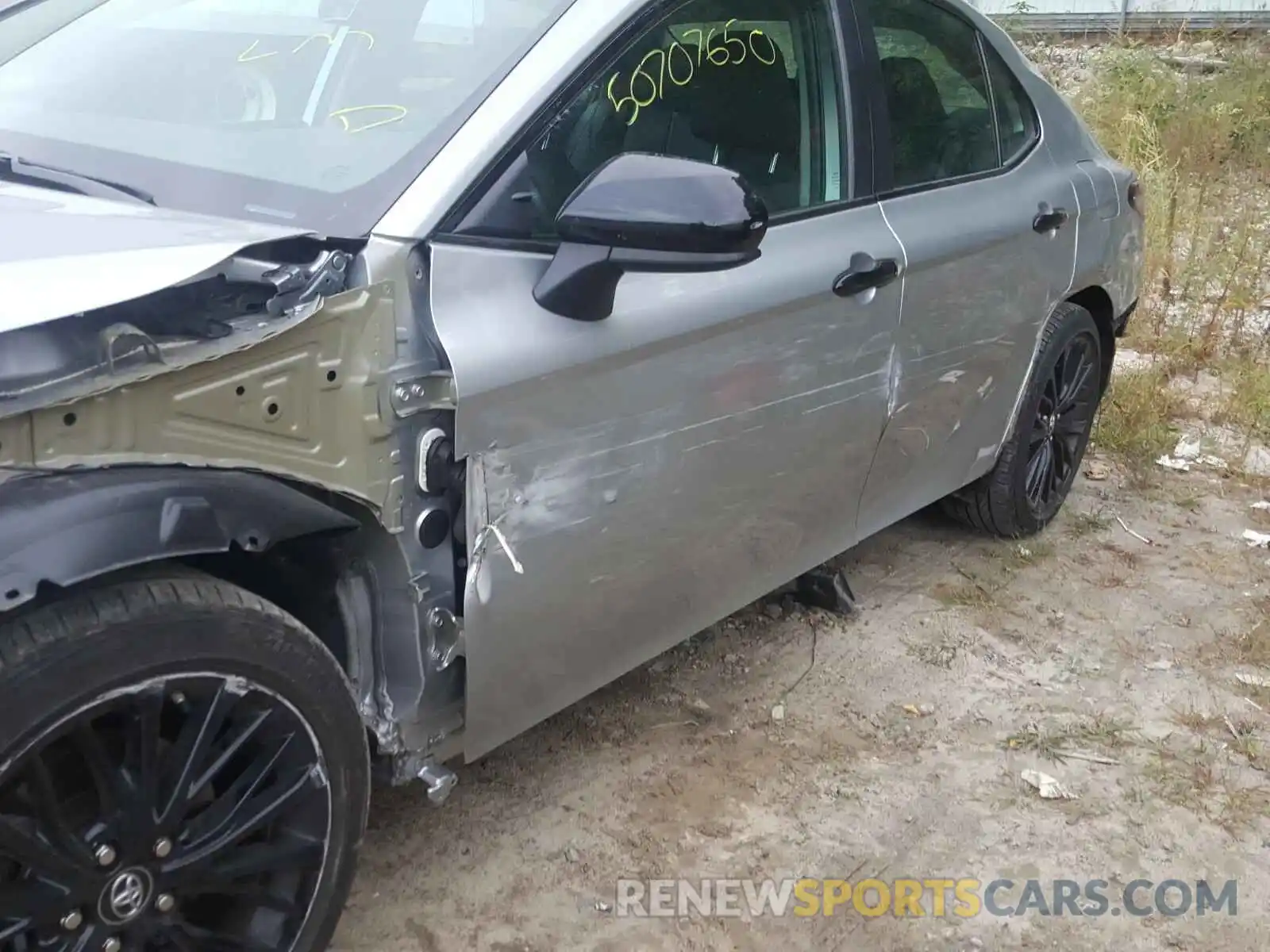 9 Photograph of a damaged car 4T1B11HK8KU250188 TOYOTA CAMRY 2019