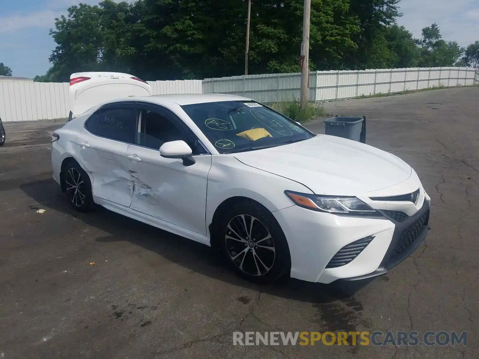 1 Photograph of a damaged car 4T1B11HK8KU250644 TOYOTA CAMRY 2019