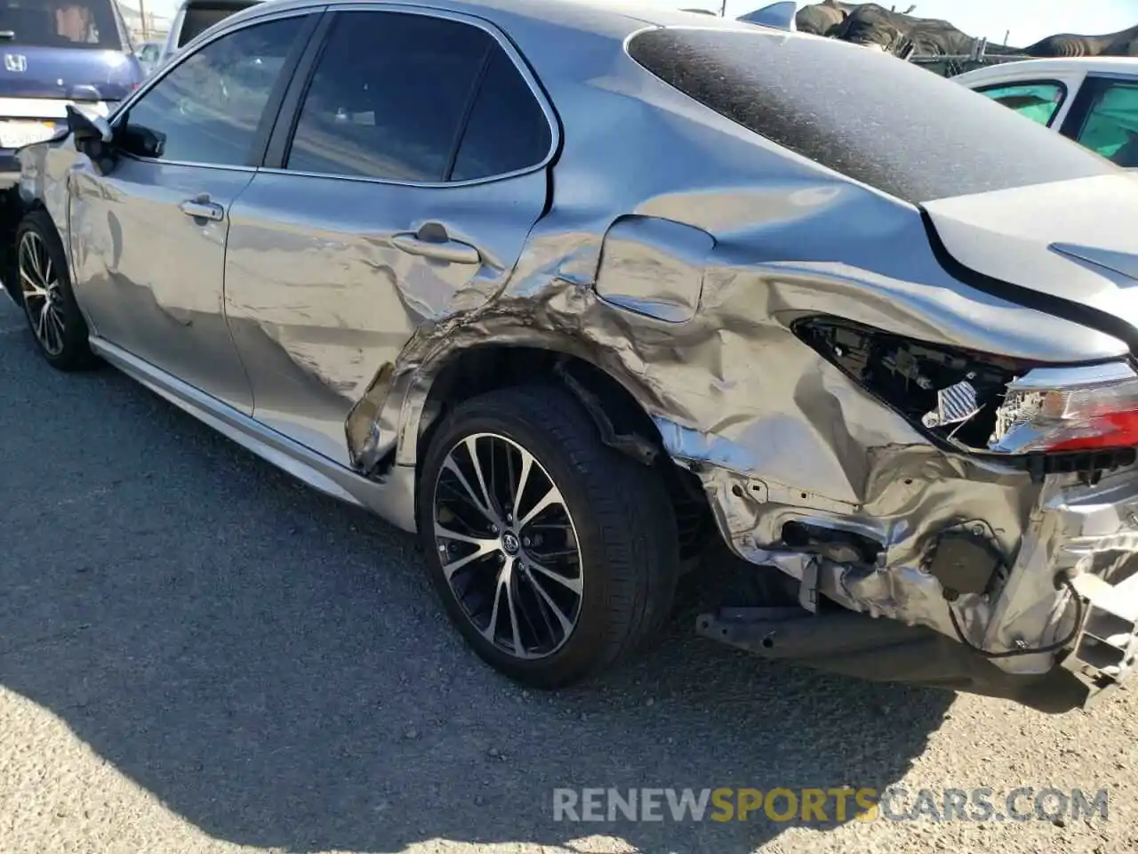 9 Photograph of a damaged car 4T1B11HK8KU252393 TOYOTA CAMRY 2019