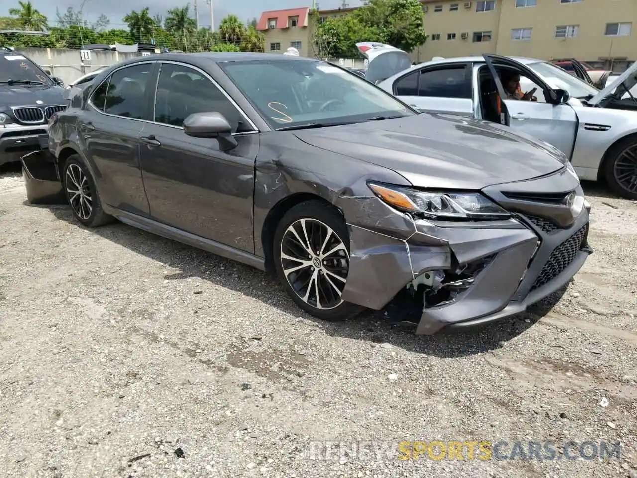 1 Photograph of a damaged car 4T1B11HK8KU252524 TOYOTA CAMRY 2019