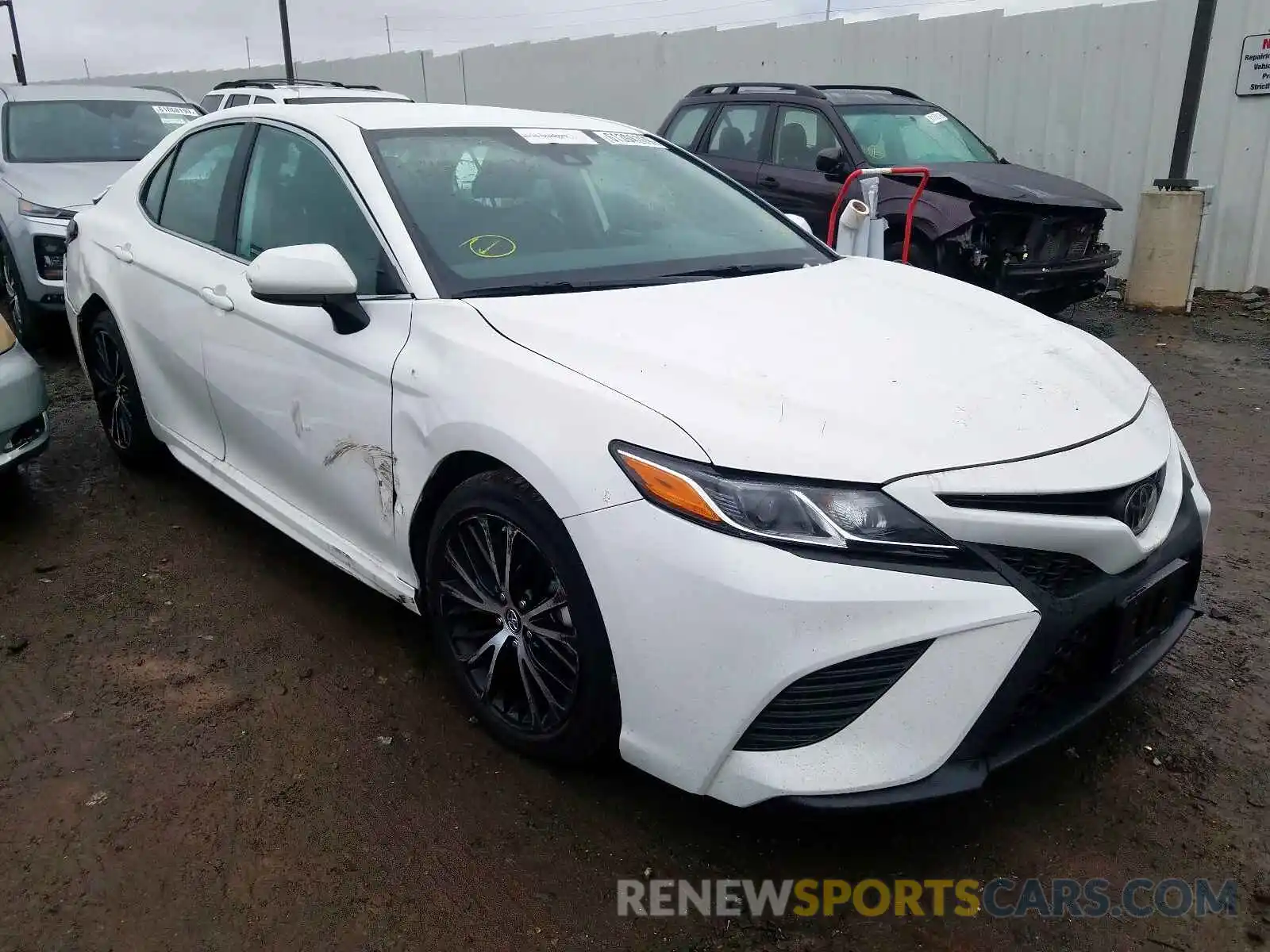 1 Photograph of a damaged car 4T1B11HK8KU253298 TOYOTA CAMRY 2019