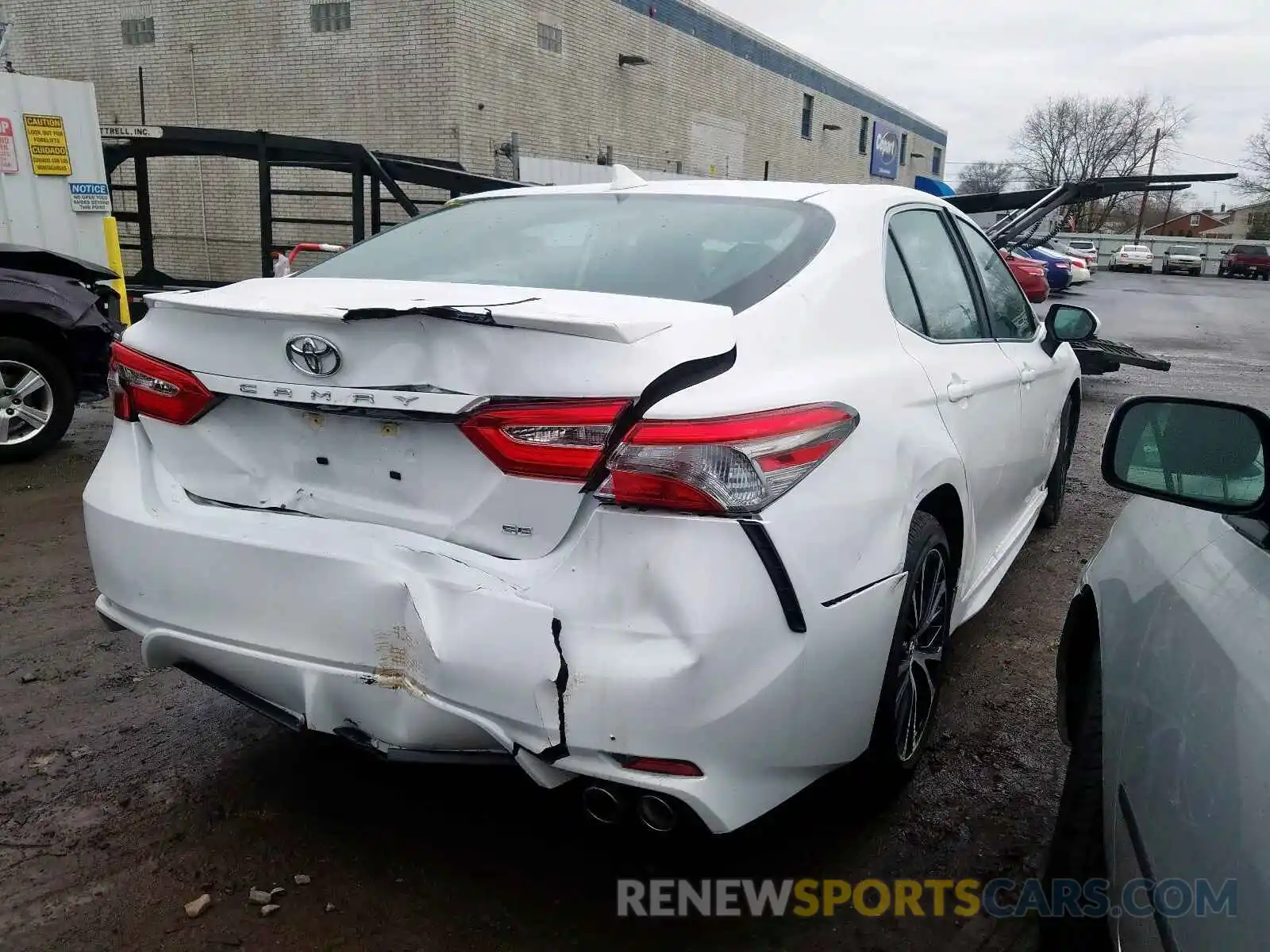 4 Photograph of a damaged car 4T1B11HK8KU253298 TOYOTA CAMRY 2019