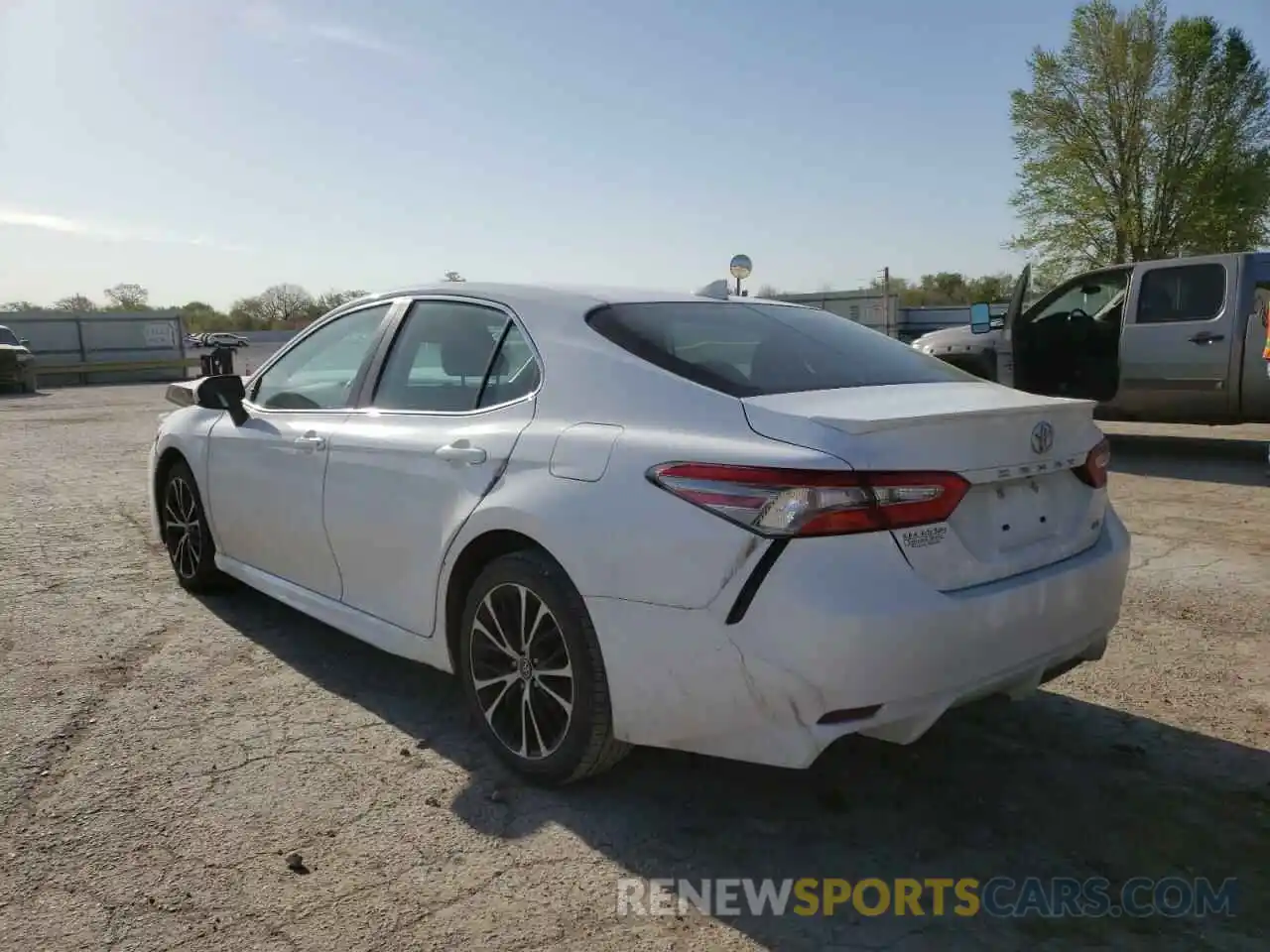 3 Photograph of a damaged car 4T1B11HK8KU253690 TOYOTA CAMRY 2019