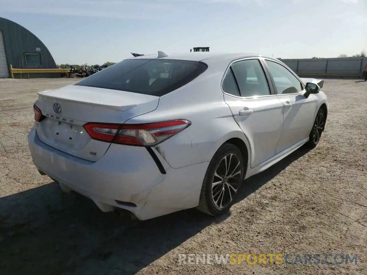 4 Photograph of a damaged car 4T1B11HK8KU253690 TOYOTA CAMRY 2019