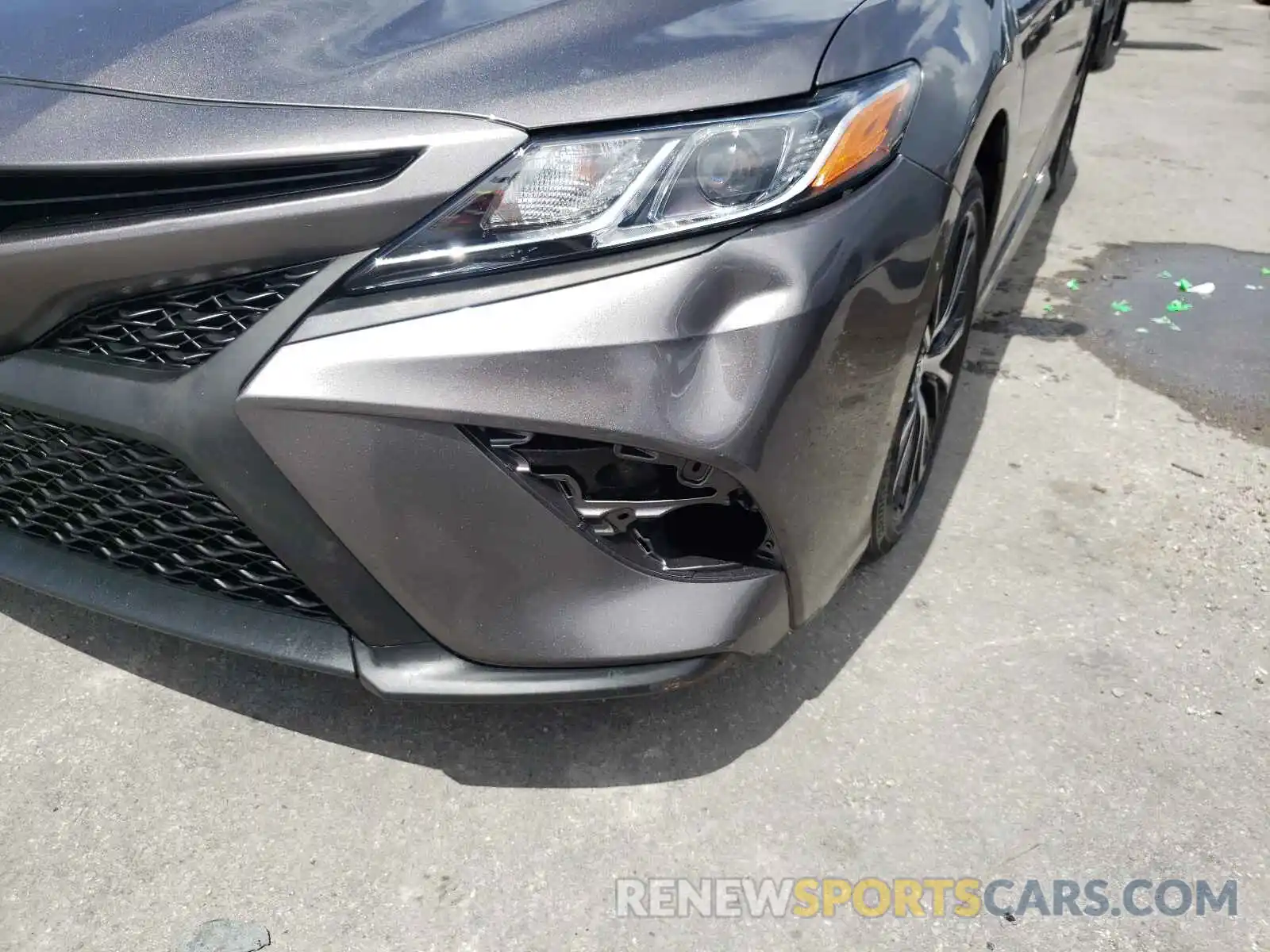 9 Photograph of a damaged car 4T1B11HK8KU254533 TOYOTA CAMRY 2019