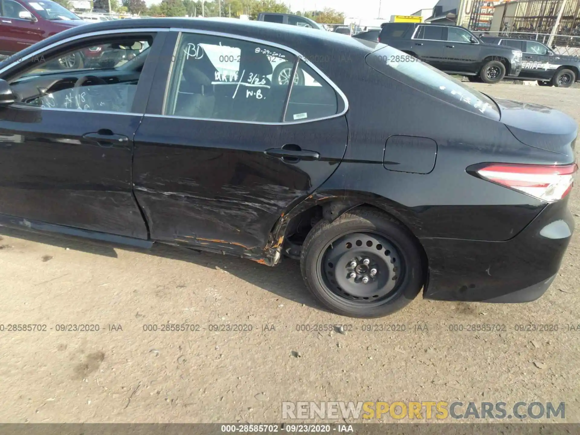 6 Photograph of a damaged car 4T1B11HK8KU257092 TOYOTA CAMRY 2019