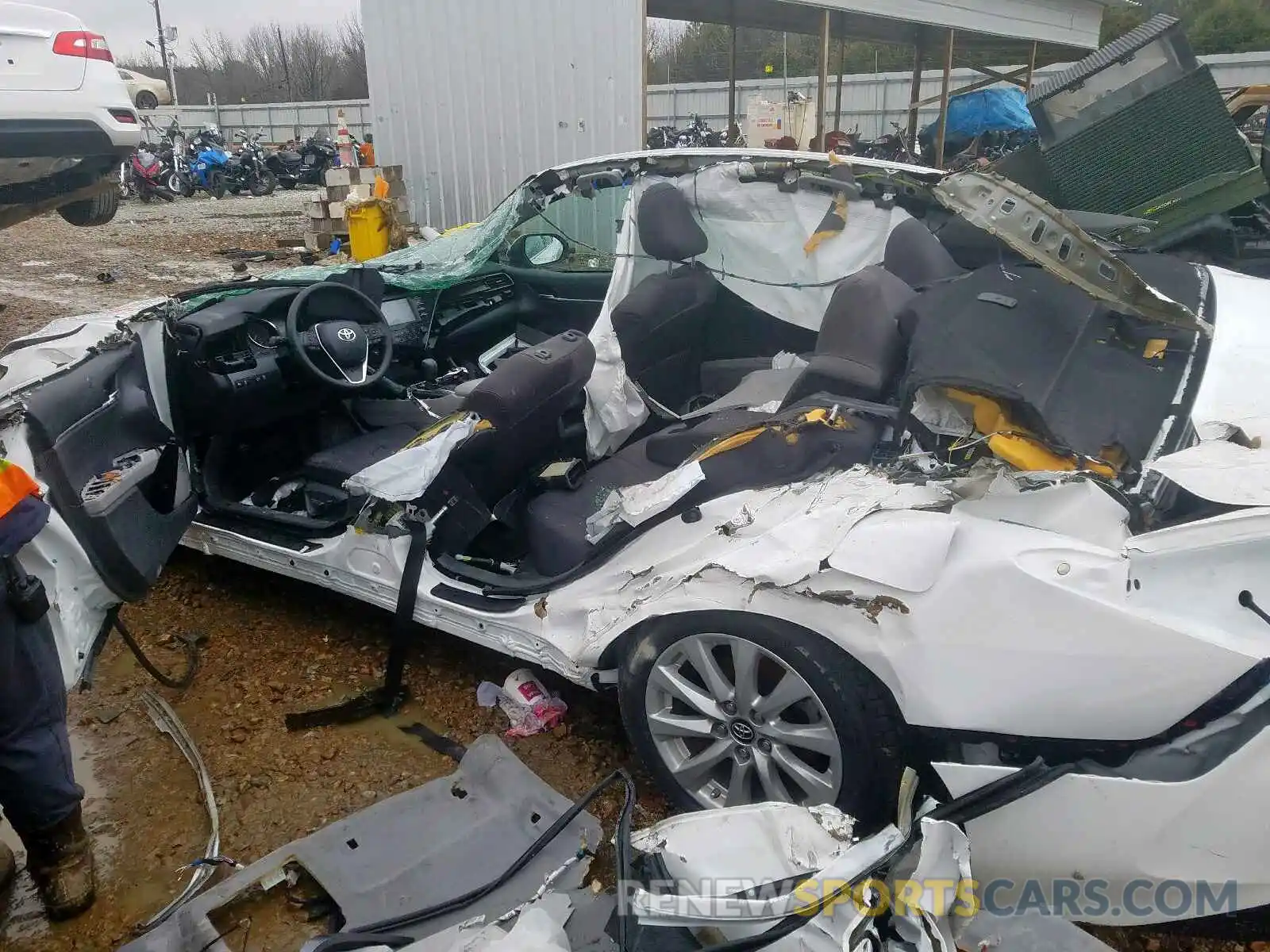 9 Photograph of a damaged car 4T1B11HK8KU257240 TOYOTA CAMRY 2019