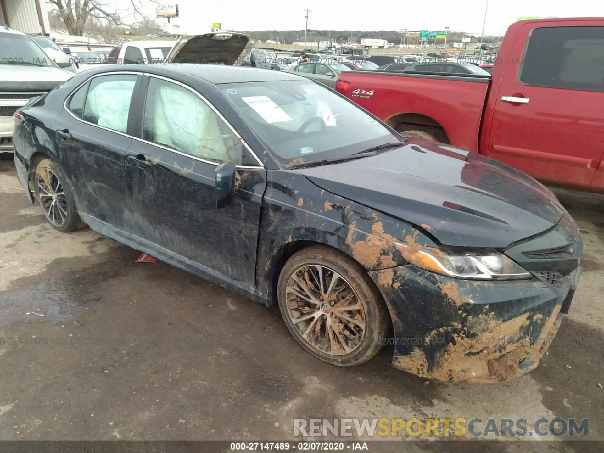 1 Photograph of a damaged car 4T1B11HK8KU257268 TOYOTA CAMRY 2019