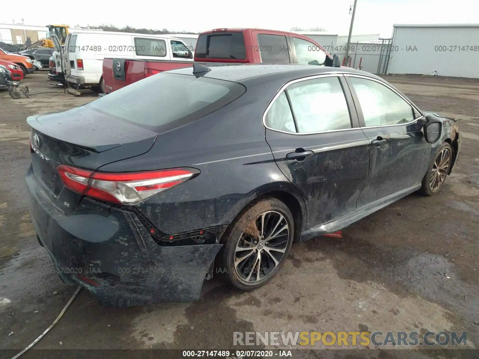 4 Фотография поврежденного автомобиля 4T1B11HK8KU257268 TOYOTA CAMRY 2019