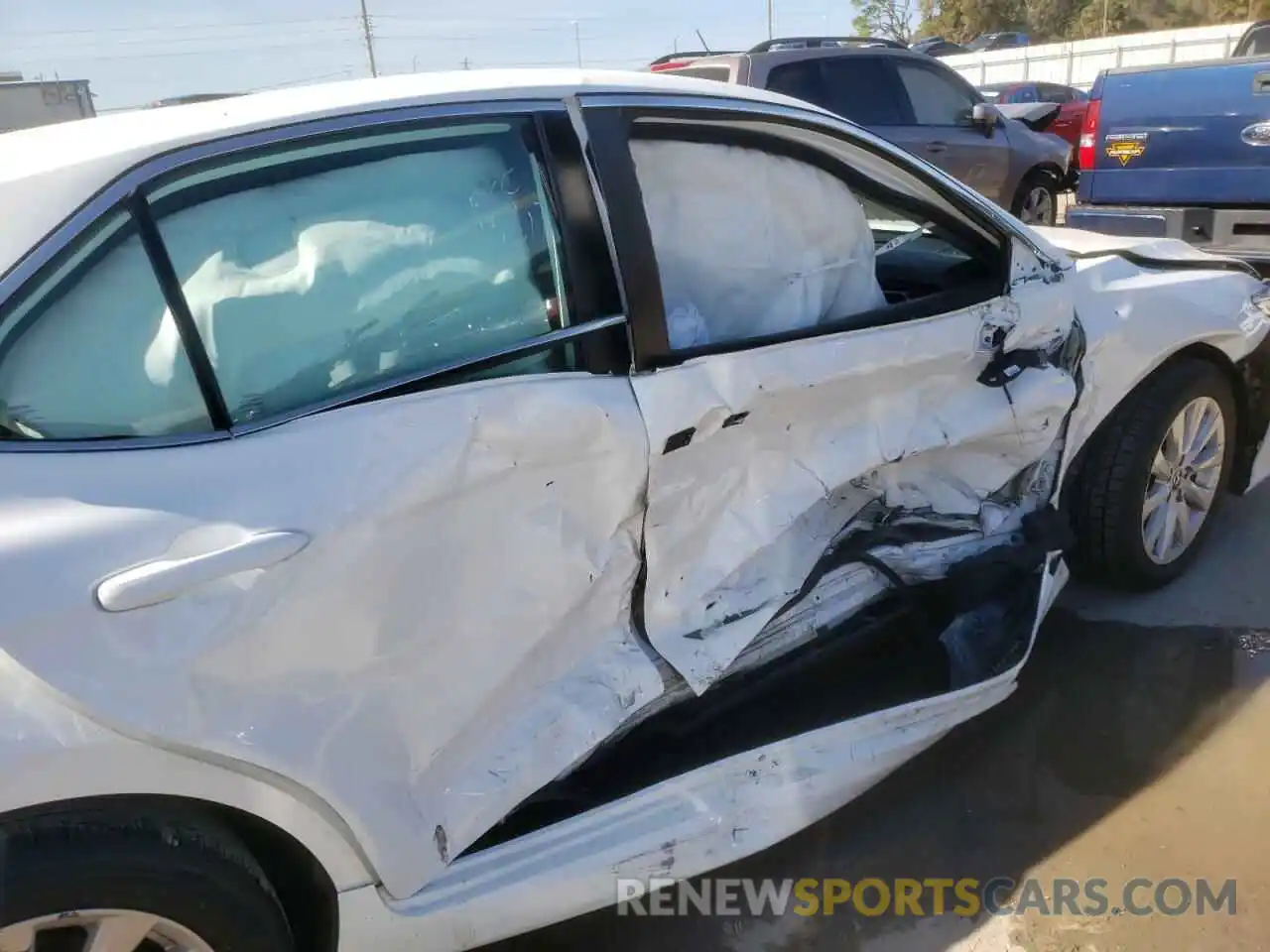 9 Photograph of a damaged car 4T1B11HK8KU257805 TOYOTA CAMRY 2019