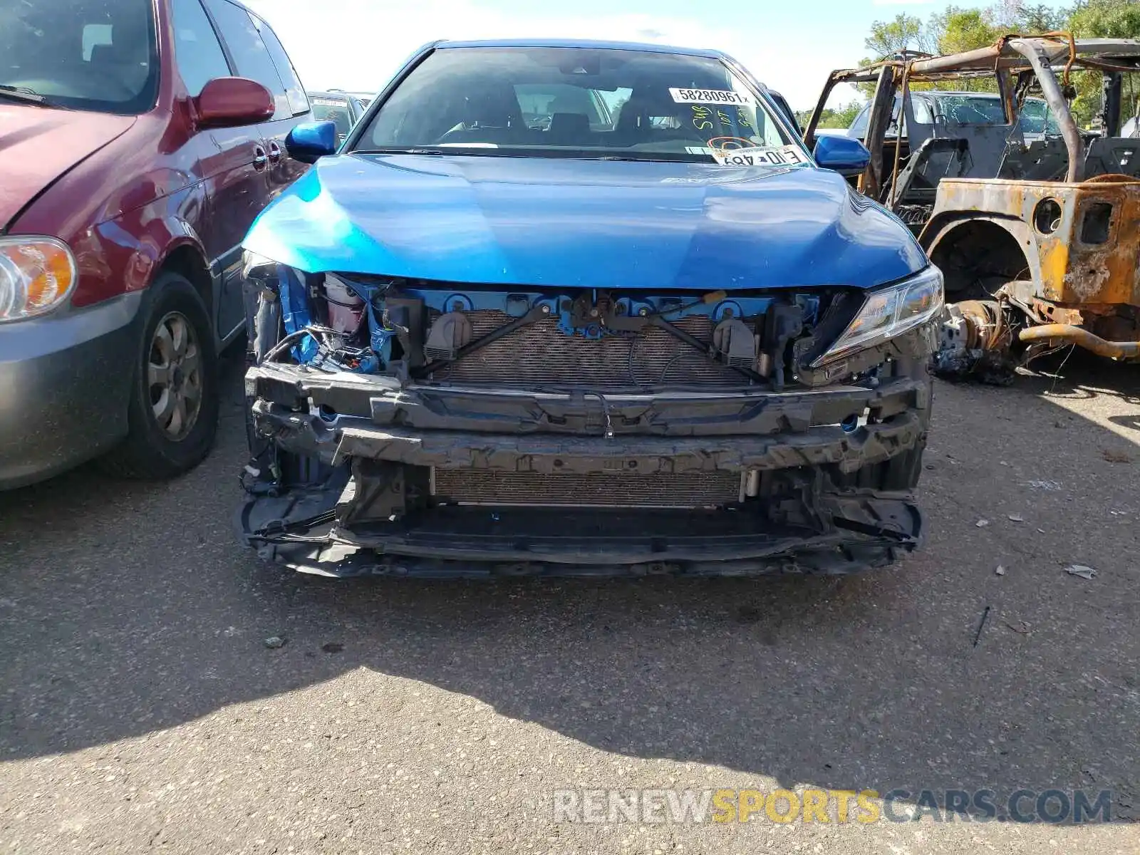 9 Photograph of a damaged car 4T1B11HK8KU258274 TOYOTA CAMRY 2019