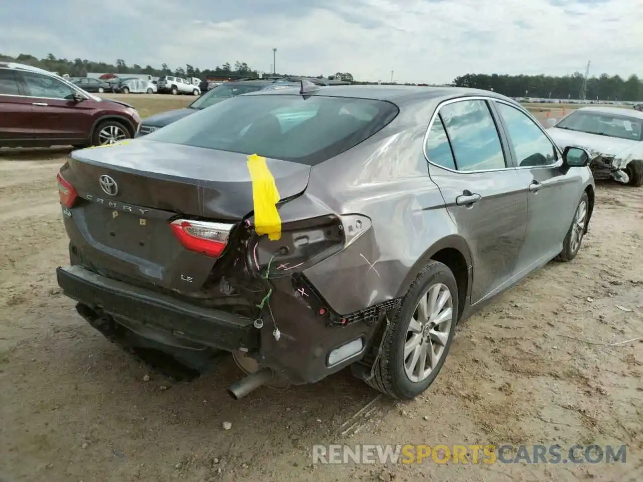 4 Photograph of a damaged car 4T1B11HK8KU258338 TOYOTA CAMRY 2019