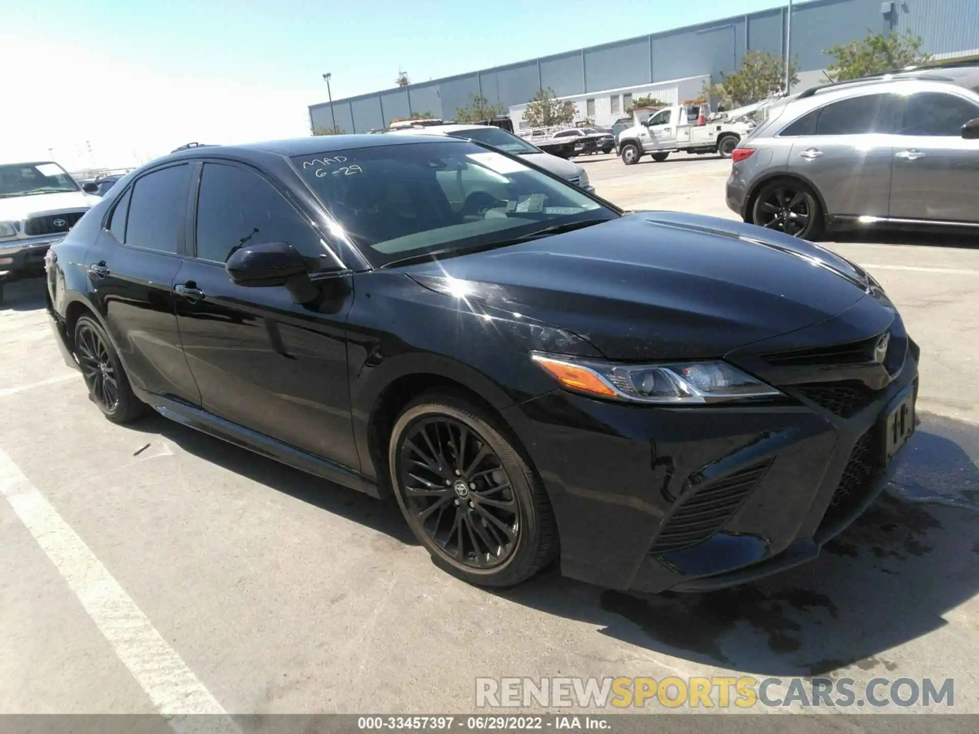 1 Photograph of a damaged car 4T1B11HK8KU259649 TOYOTA CAMRY 2019