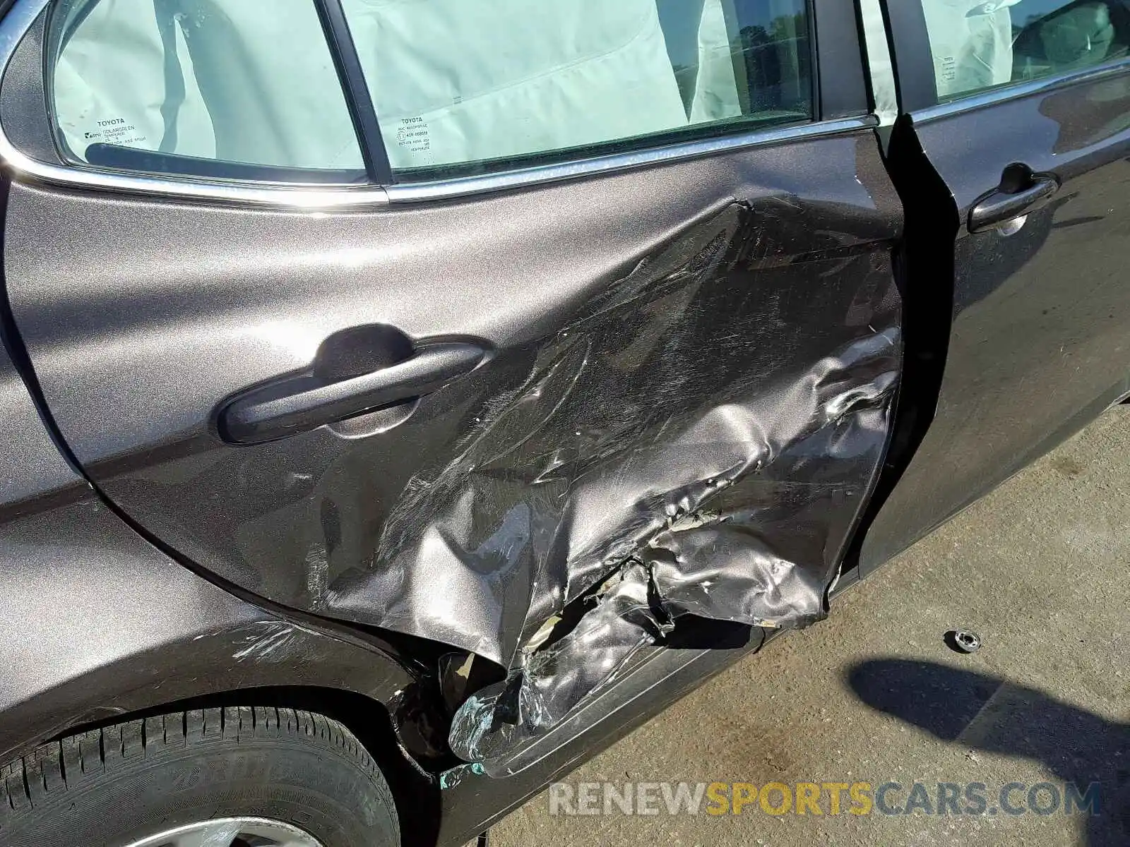 9 Photograph of a damaged car 4T1B11HK8KU261563 TOYOTA CAMRY 2019