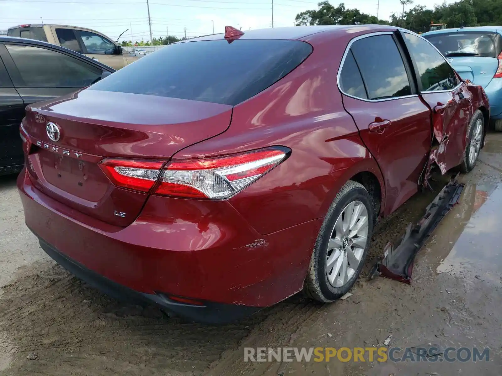 4 Photograph of a damaged car 4T1B11HK8KU262230 TOYOTA CAMRY 2019