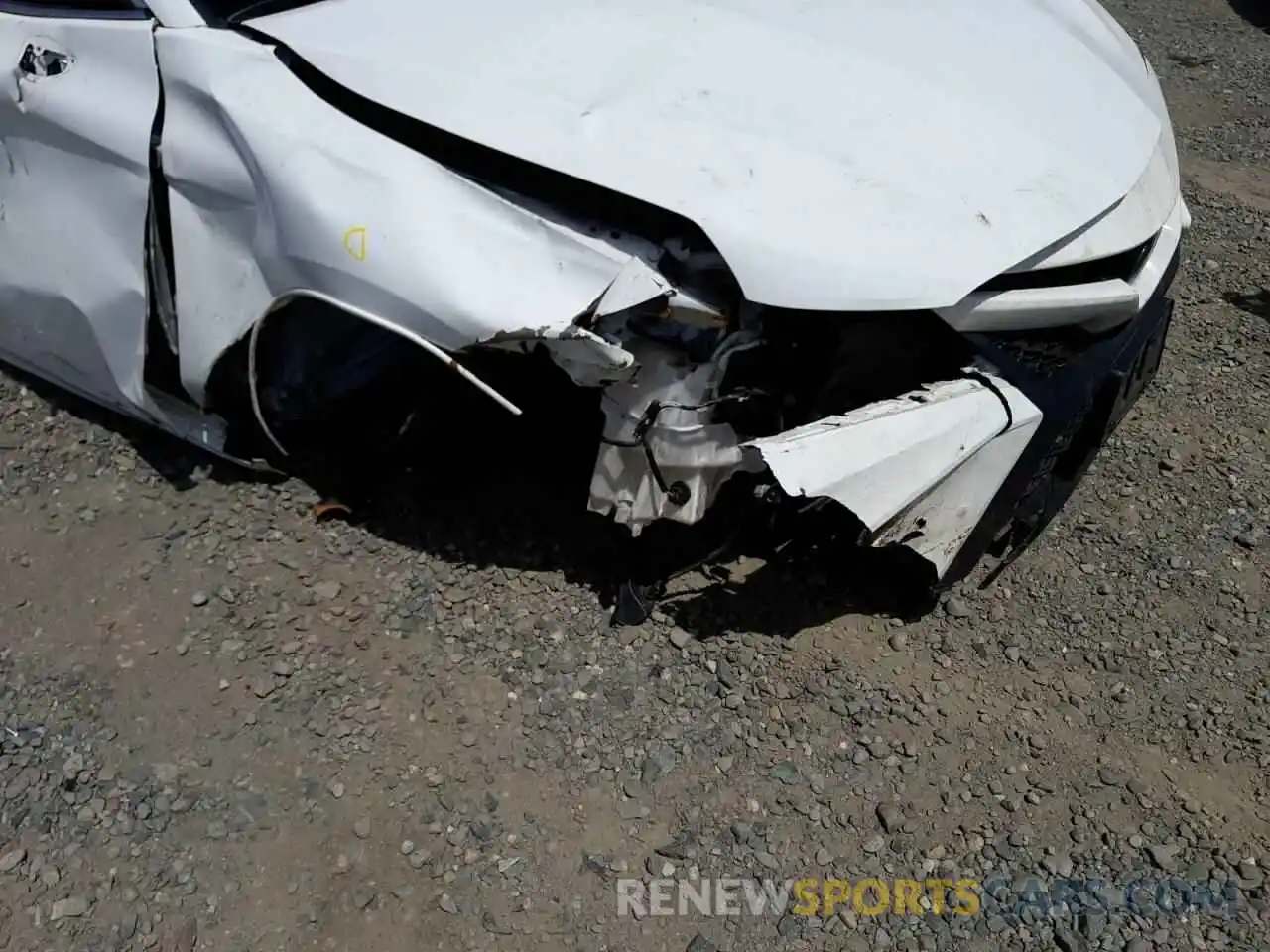 9 Photograph of a damaged car 4T1B11HK8KU262924 TOYOTA CAMRY 2019