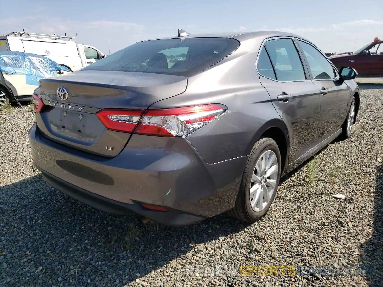 4 Фотография поврежденного автомобиля 4T1B11HK8KU267296 TOYOTA CAMRY 2019