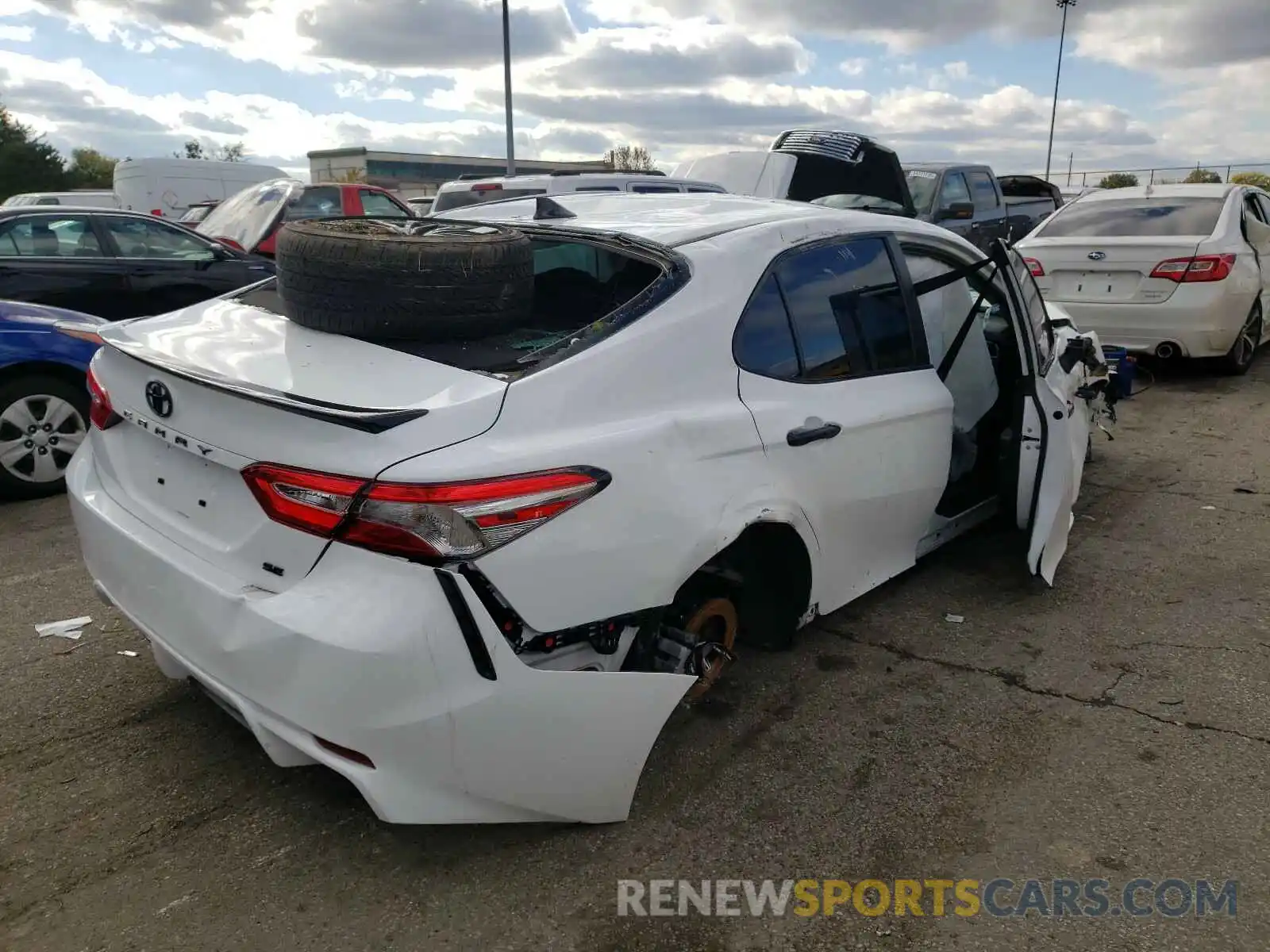 4 Photograph of a damaged car 4T1B11HK8KU267864 TOYOTA CAMRY 2019