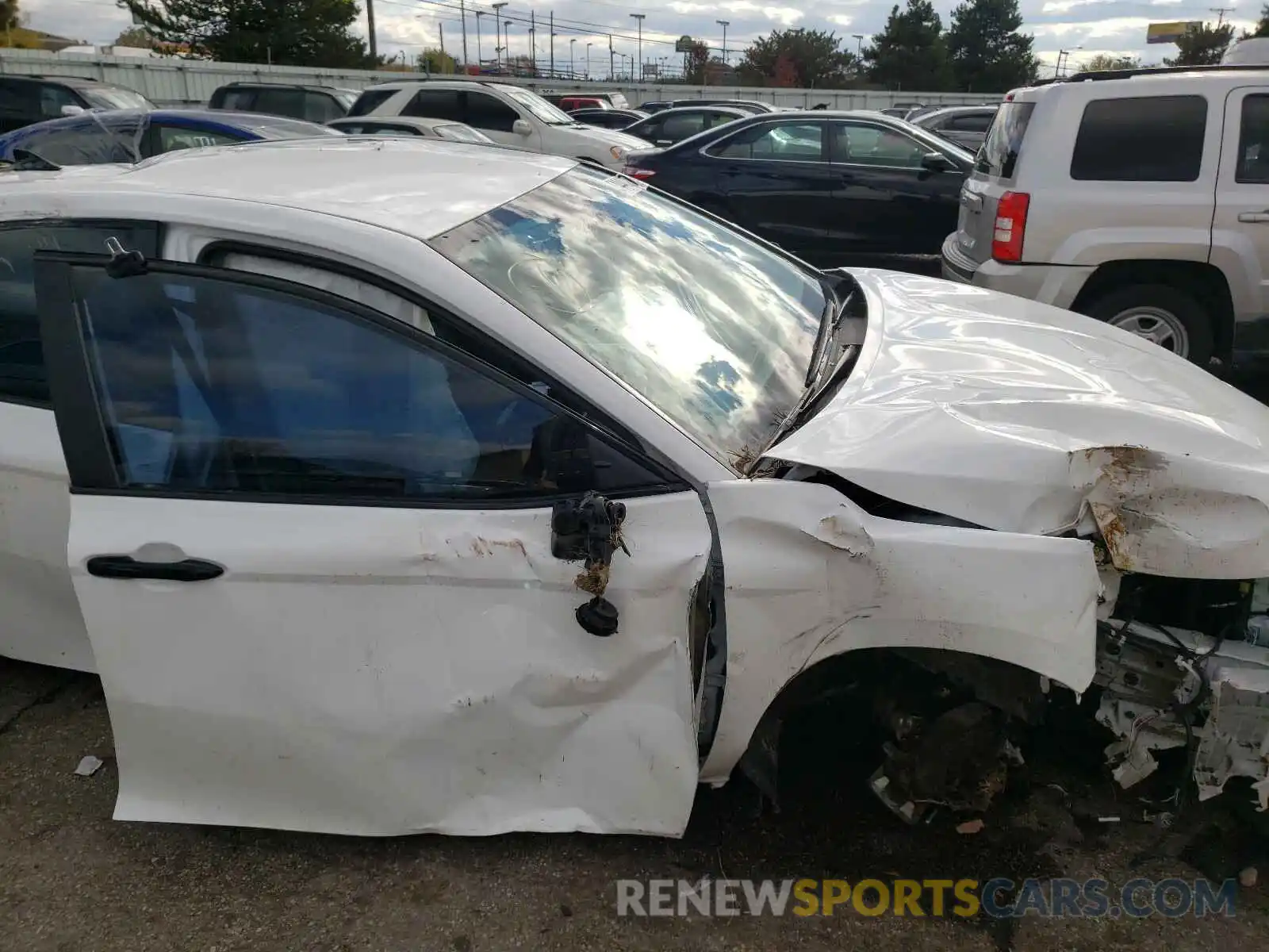 9 Photograph of a damaged car 4T1B11HK8KU267864 TOYOTA CAMRY 2019