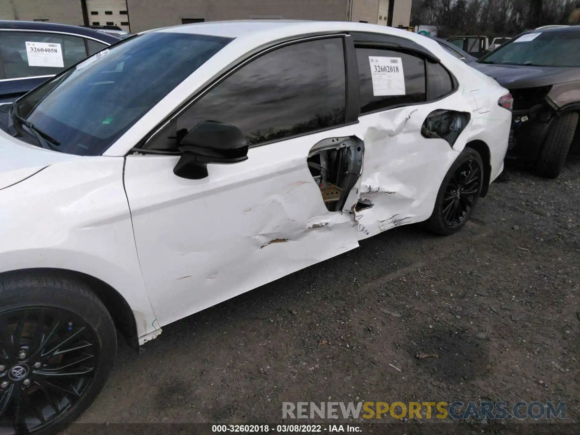 6 Photograph of a damaged car 4T1B11HK8KU268285 TOYOTA CAMRY 2019