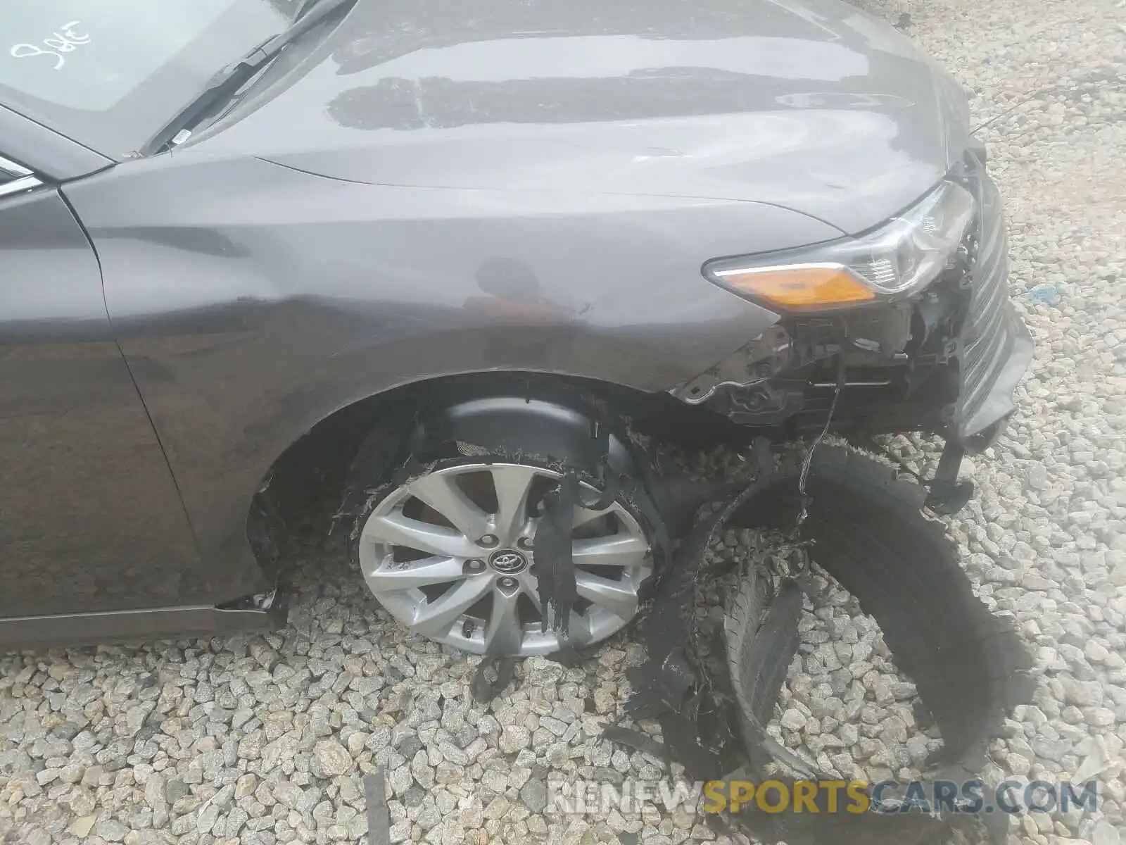 9 Photograph of a damaged car 4T1B11HK8KU269064 TOYOTA CAMRY 2019