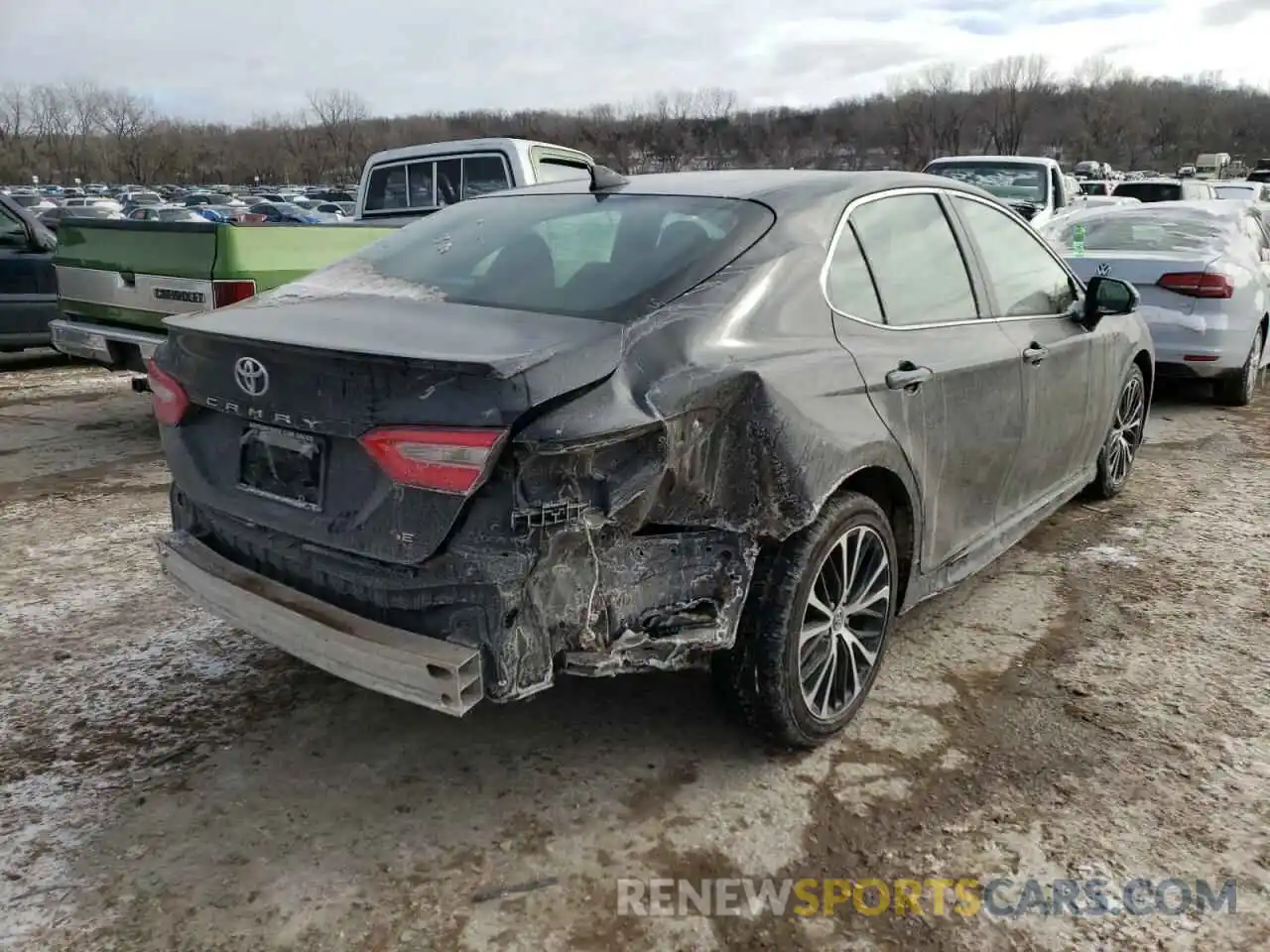 4 Photograph of a damaged car 4T1B11HK8KU269825 TOYOTA CAMRY 2019