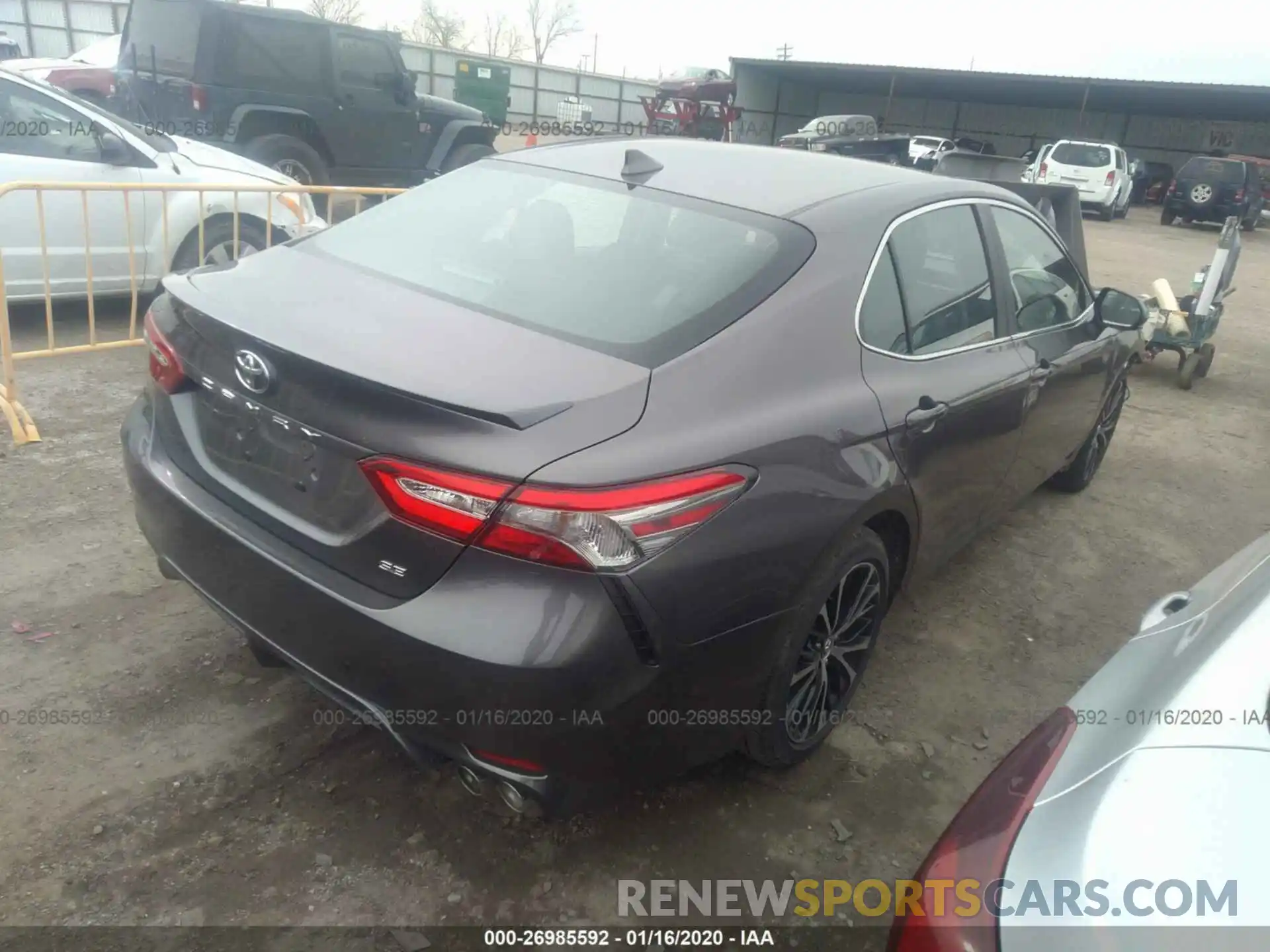 4 Фотография поврежденного автомобиля 4T1B11HK8KU272661 TOYOTA CAMRY 2019