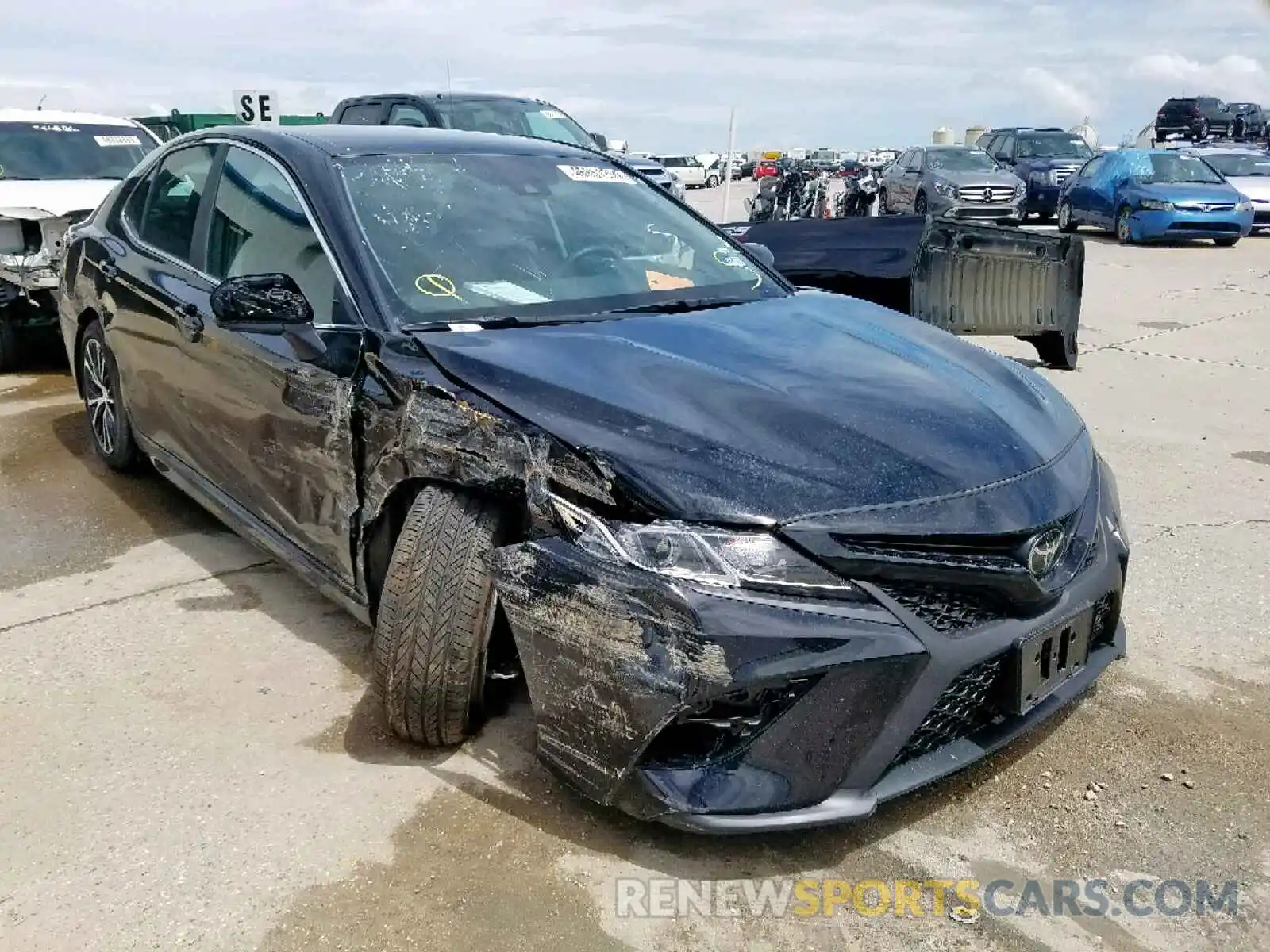 1 Фотография поврежденного автомобиля 4T1B11HK8KU272689 TOYOTA CAMRY 2019