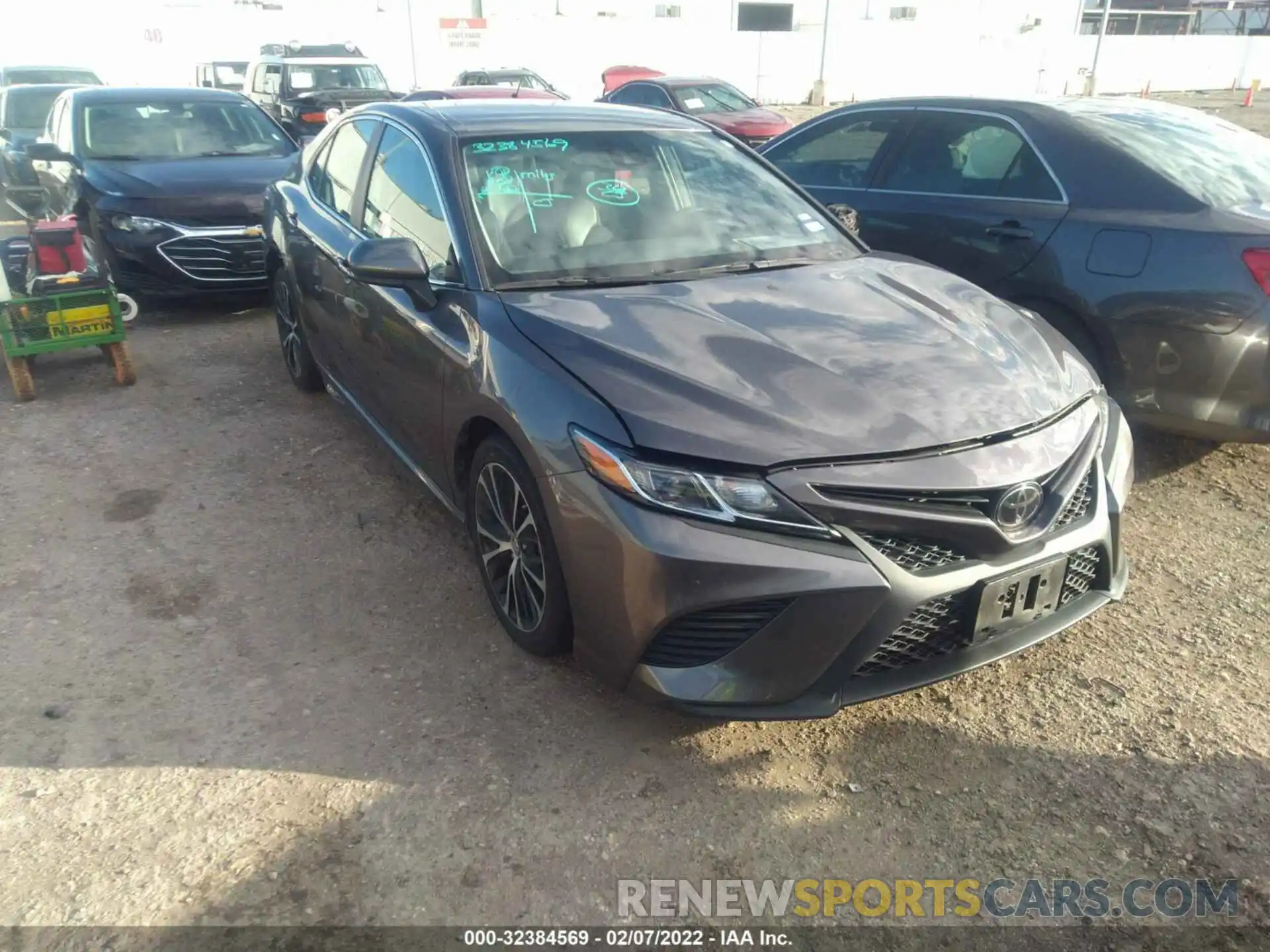 1 Photograph of a damaged car 4T1B11HK8KU272708 TOYOTA CAMRY 2019